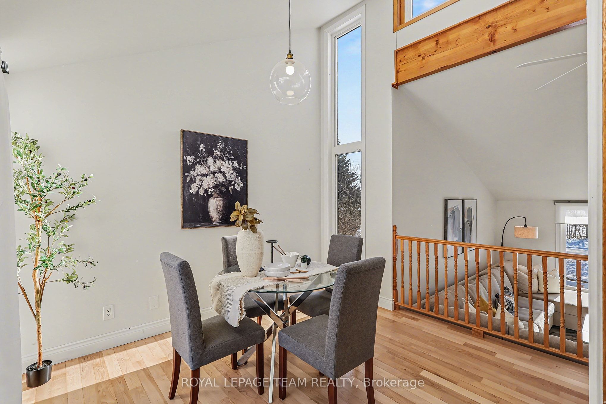 237 Queen West Street Property Photo 9