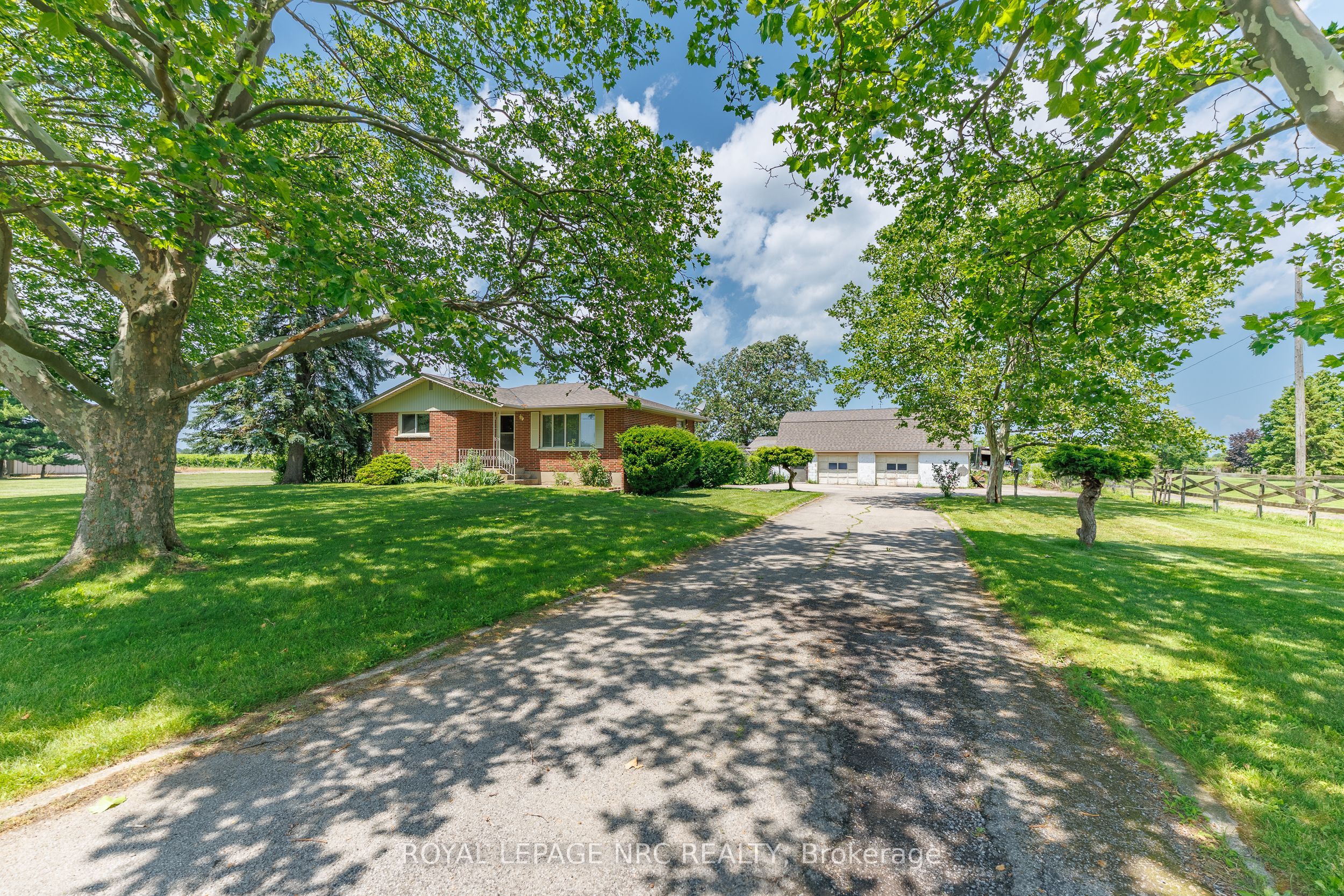 948 Line 3 Road Property Photo 1