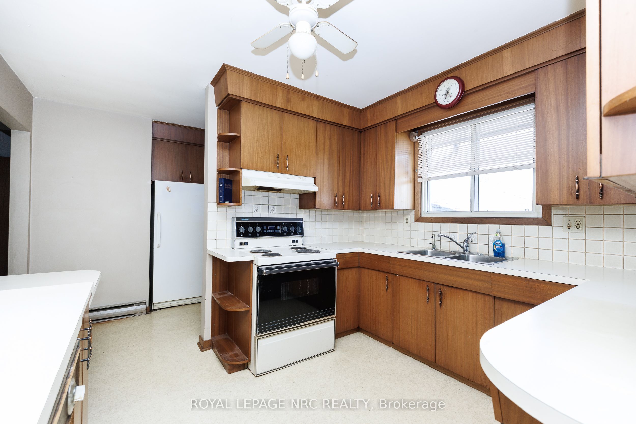 948 Line 3 Road Property Photo 17
