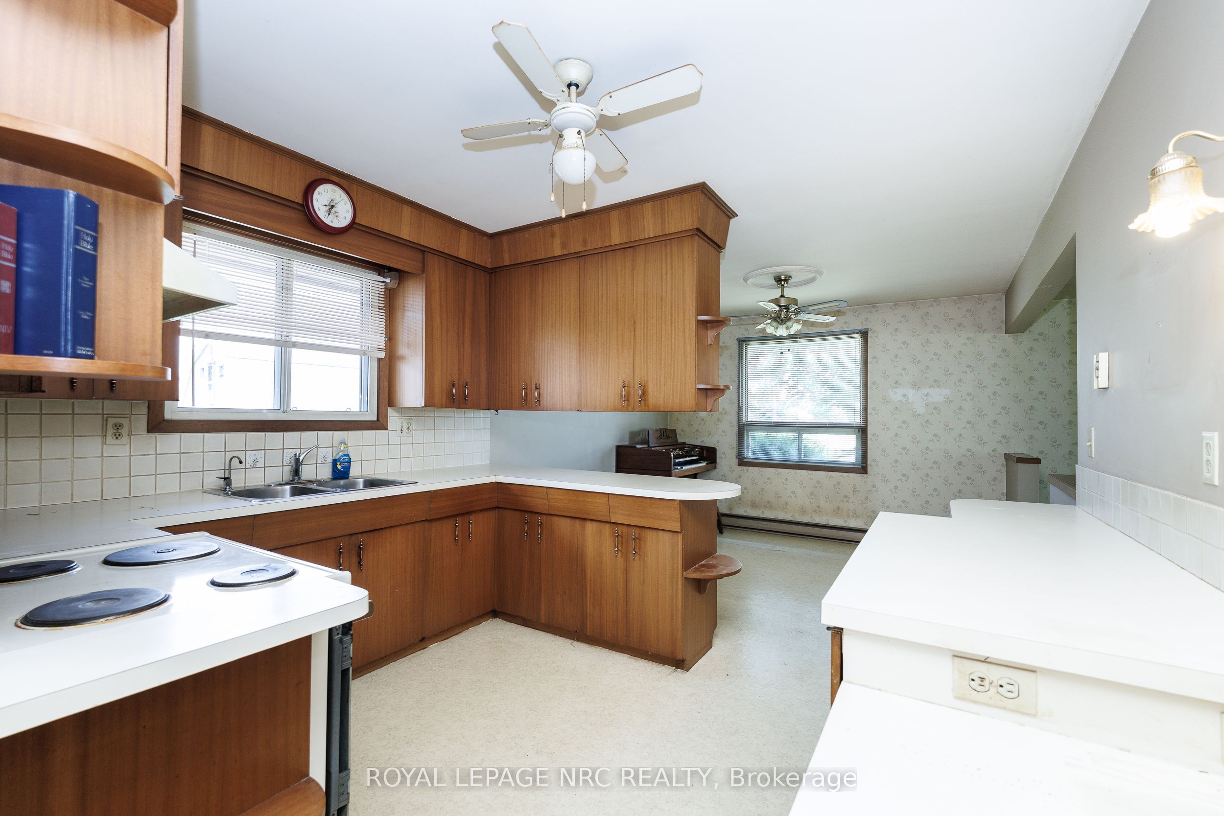 948 Line 3 Road Property Photo 18
