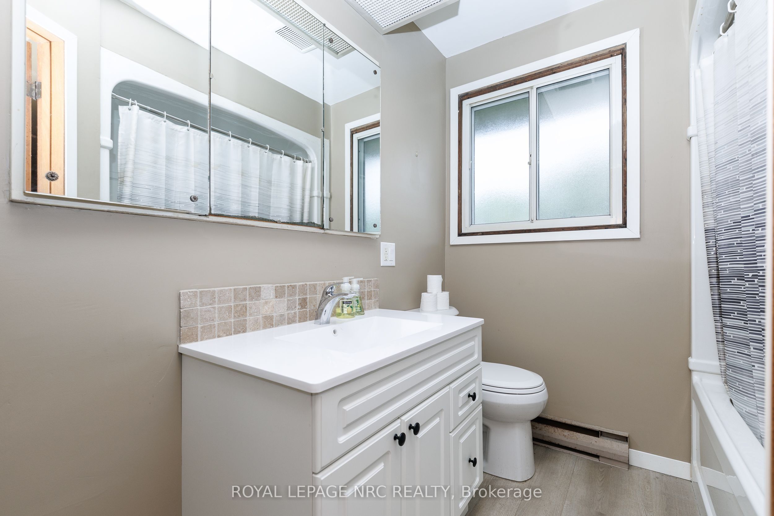 948 Line 3 Road Property Photo 22