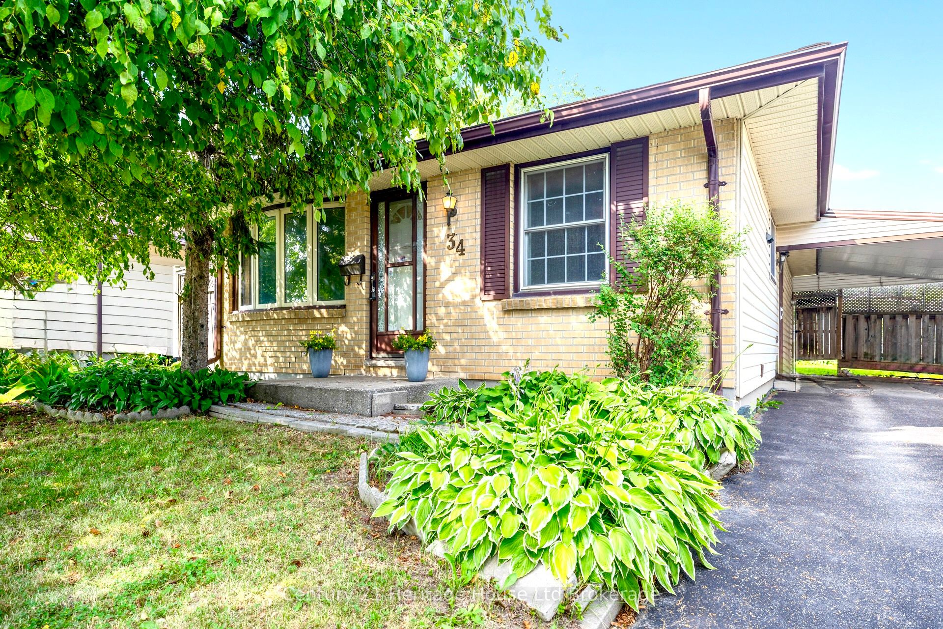 34 Dudley Crescent Property Photo 1