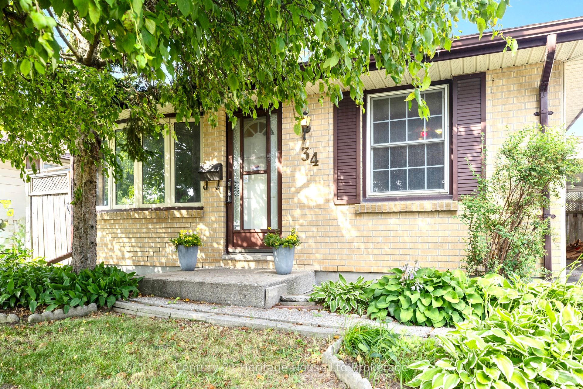 34 Dudley Crescent Property Photo 3