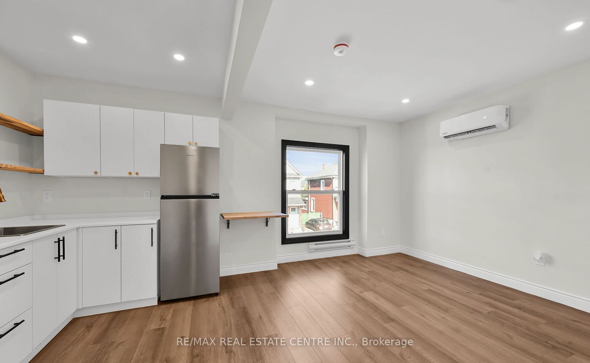 68 Kinrade Avenue Property Photo 2