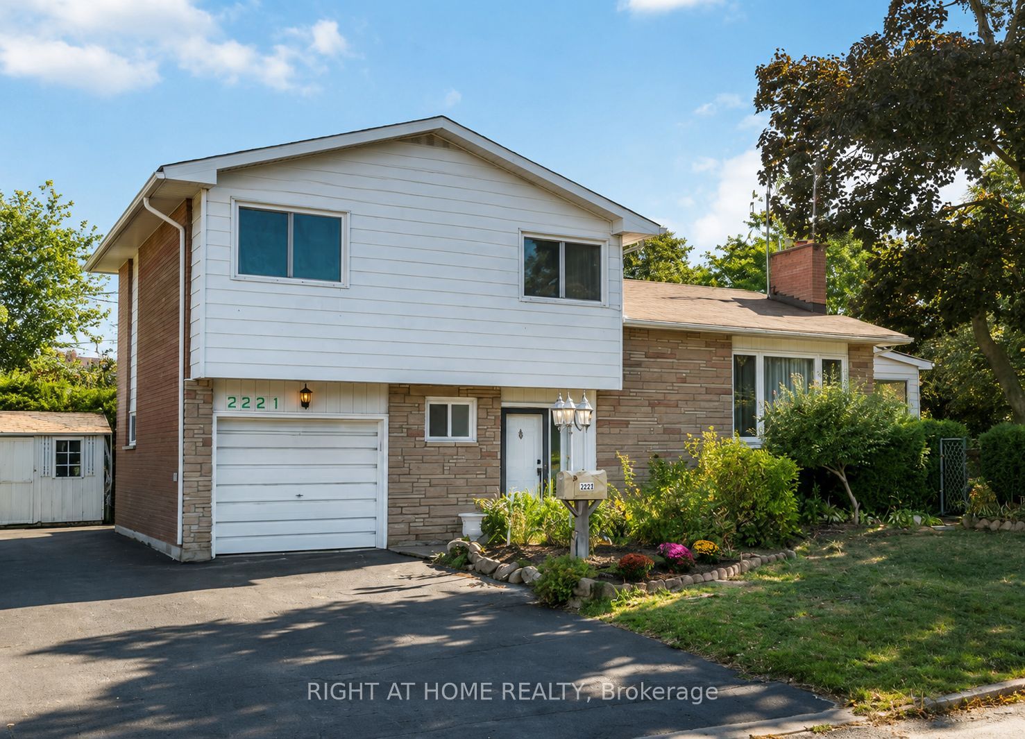 2221 Circle Place