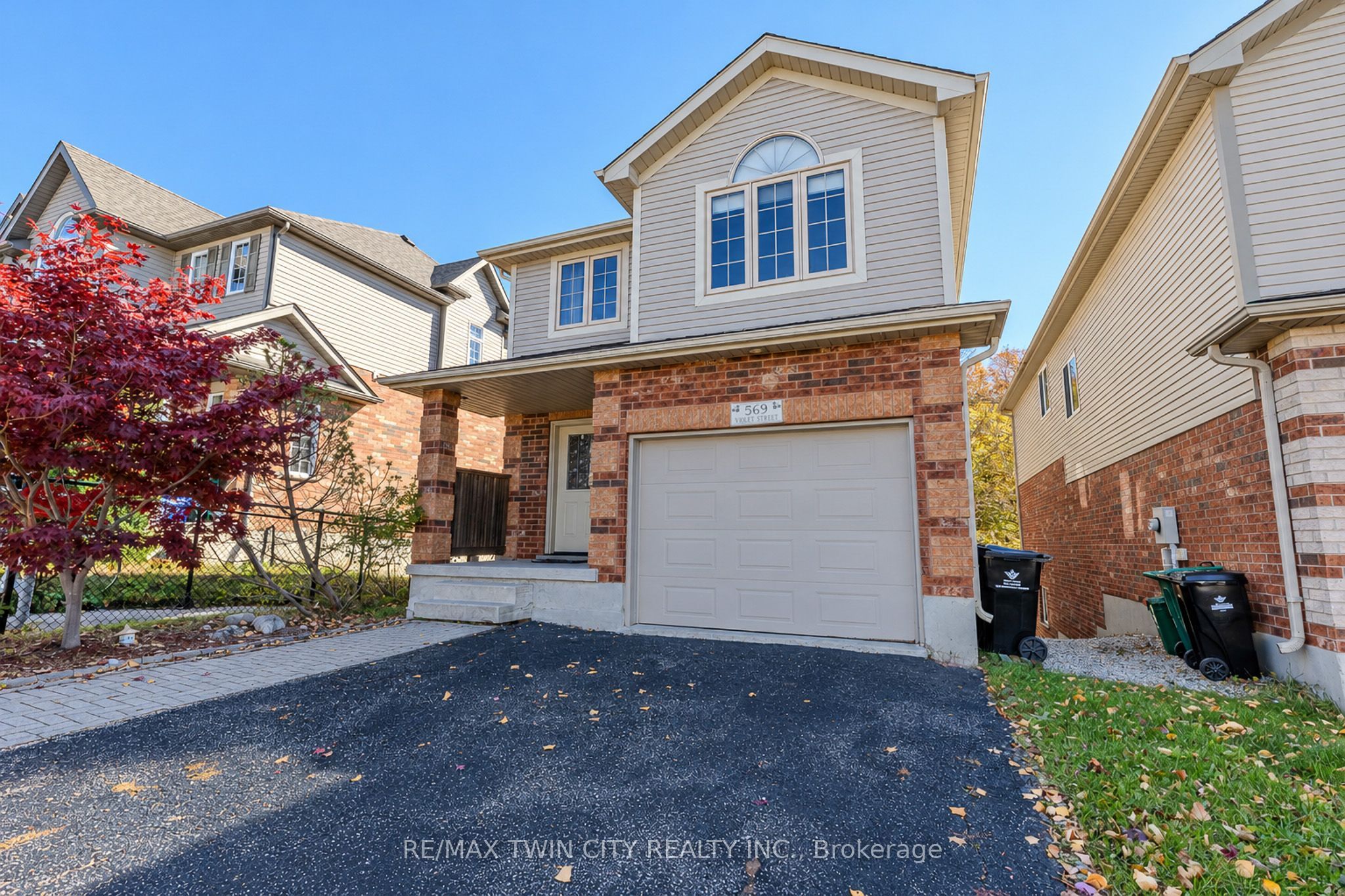 569 Violet Street Property Photo 1