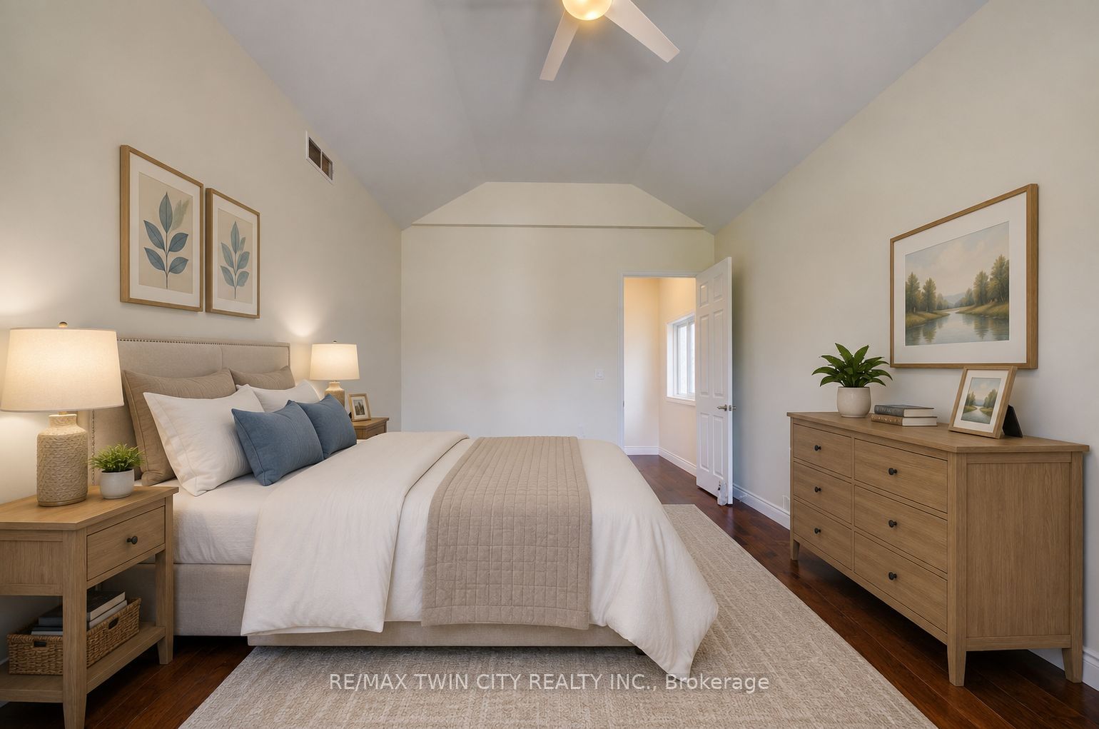 569 Violet Street Property Photo 14