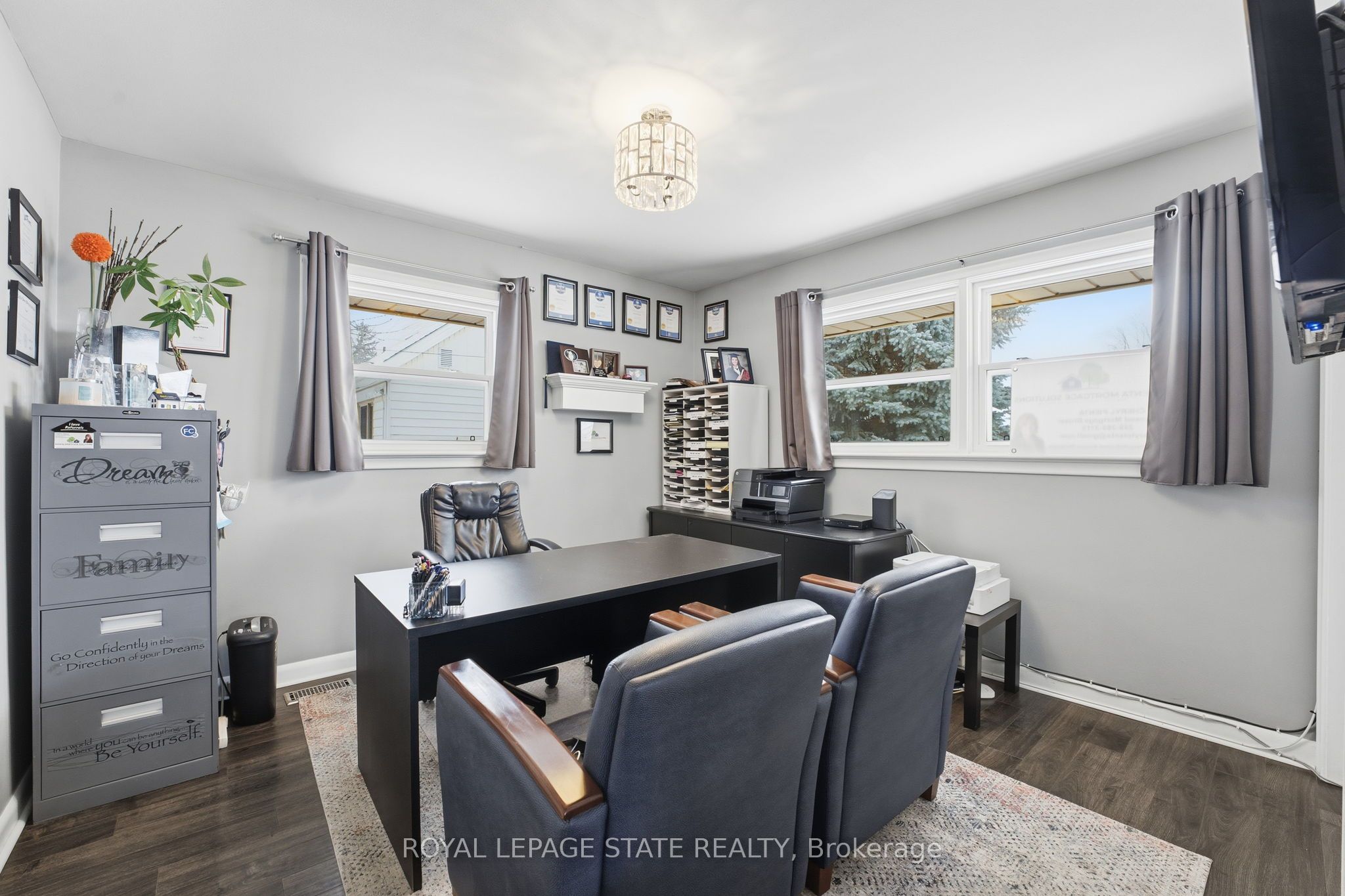 473 Mohawk Road W Property Photo 2