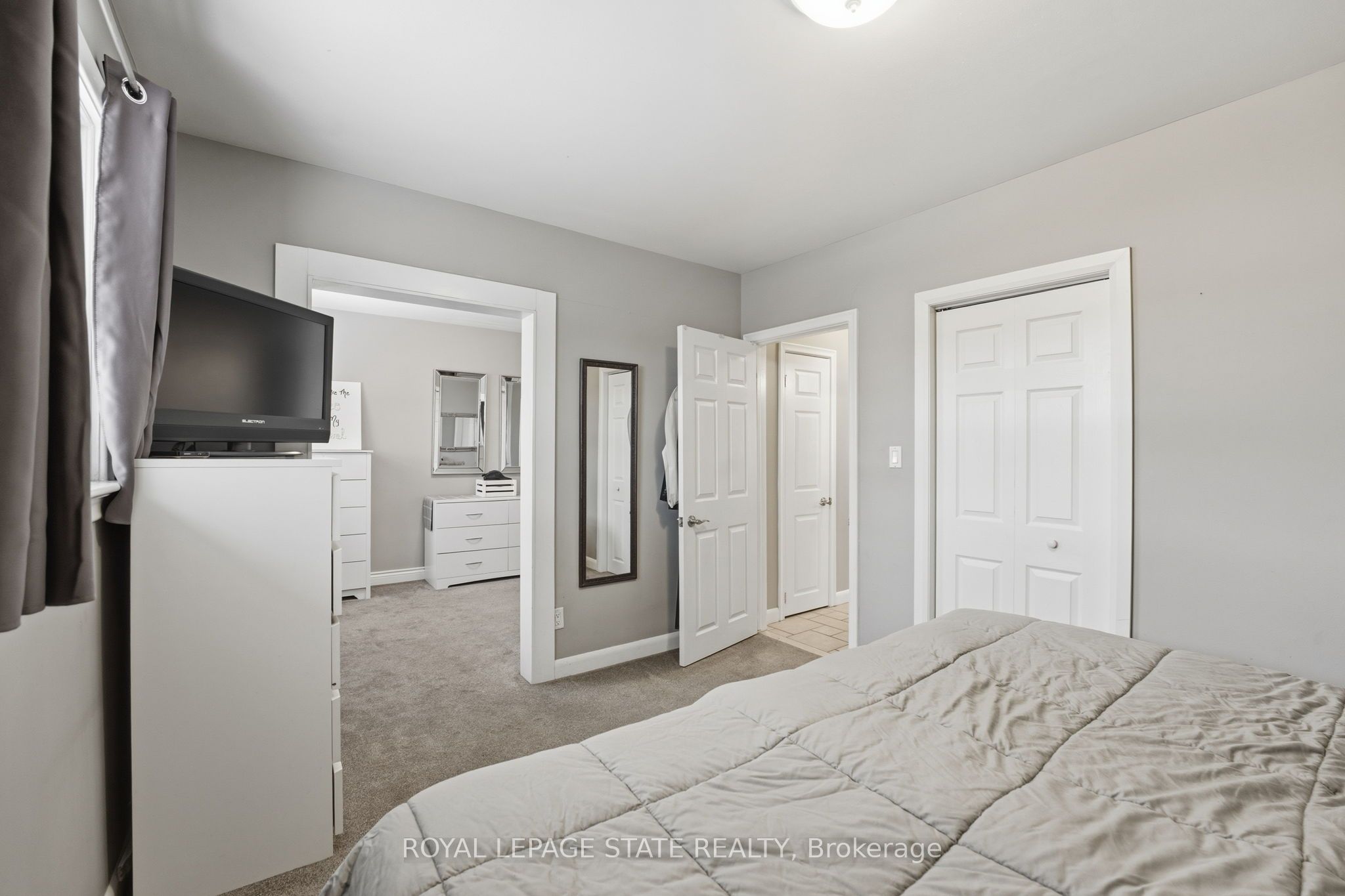 473 Mohawk Road W Property Photo 17
