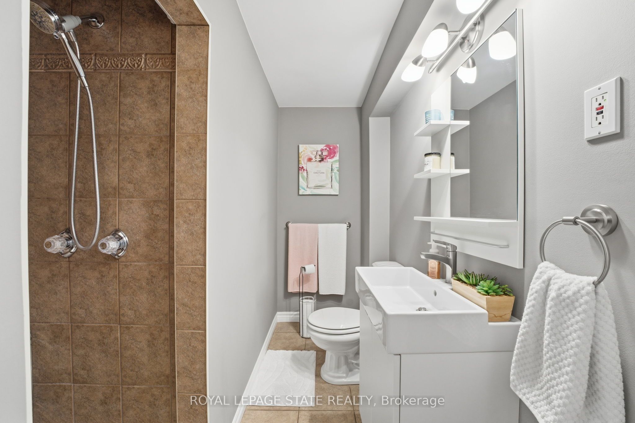 473 Mohawk Road W Property Photo 25