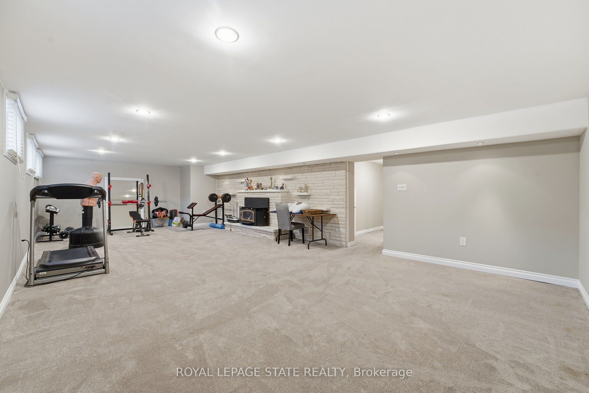 473 Mohawk Road W Property Photo 26