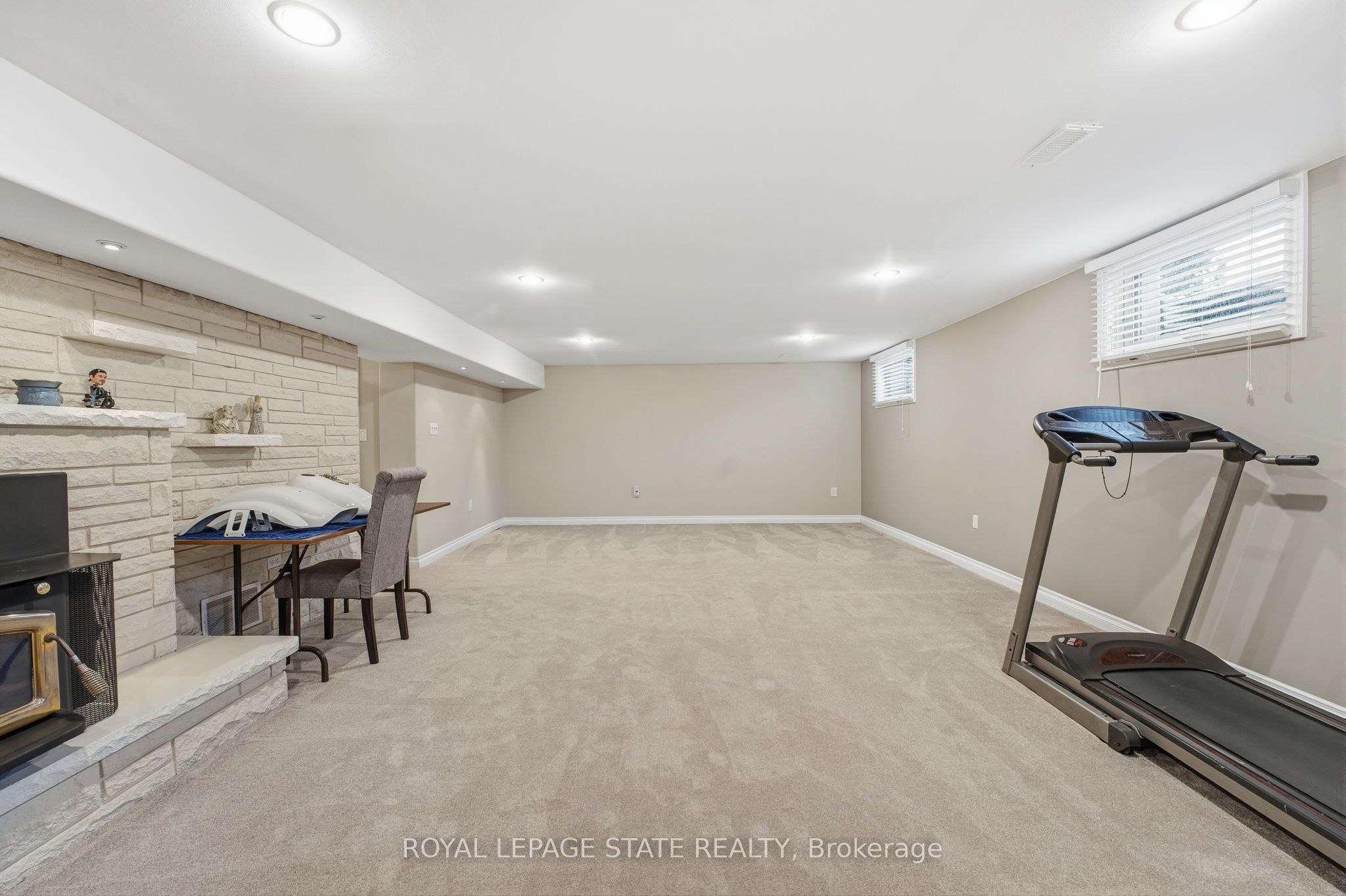 473 Mohawk Road W Property Photo 29