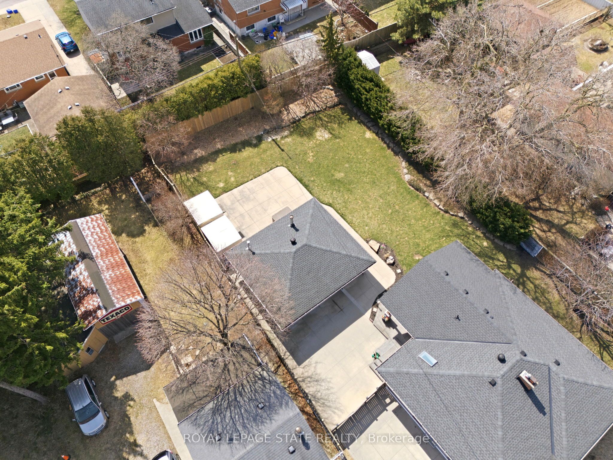 473 Mohawk Road W Property Photo 35