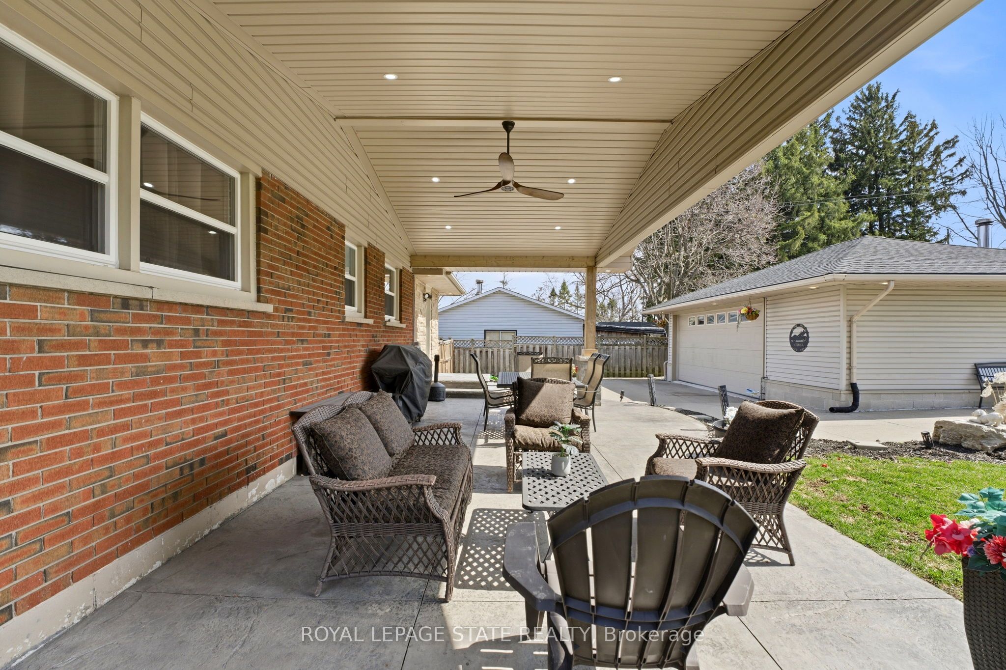 473 Mohawk Road W Property Photo 46