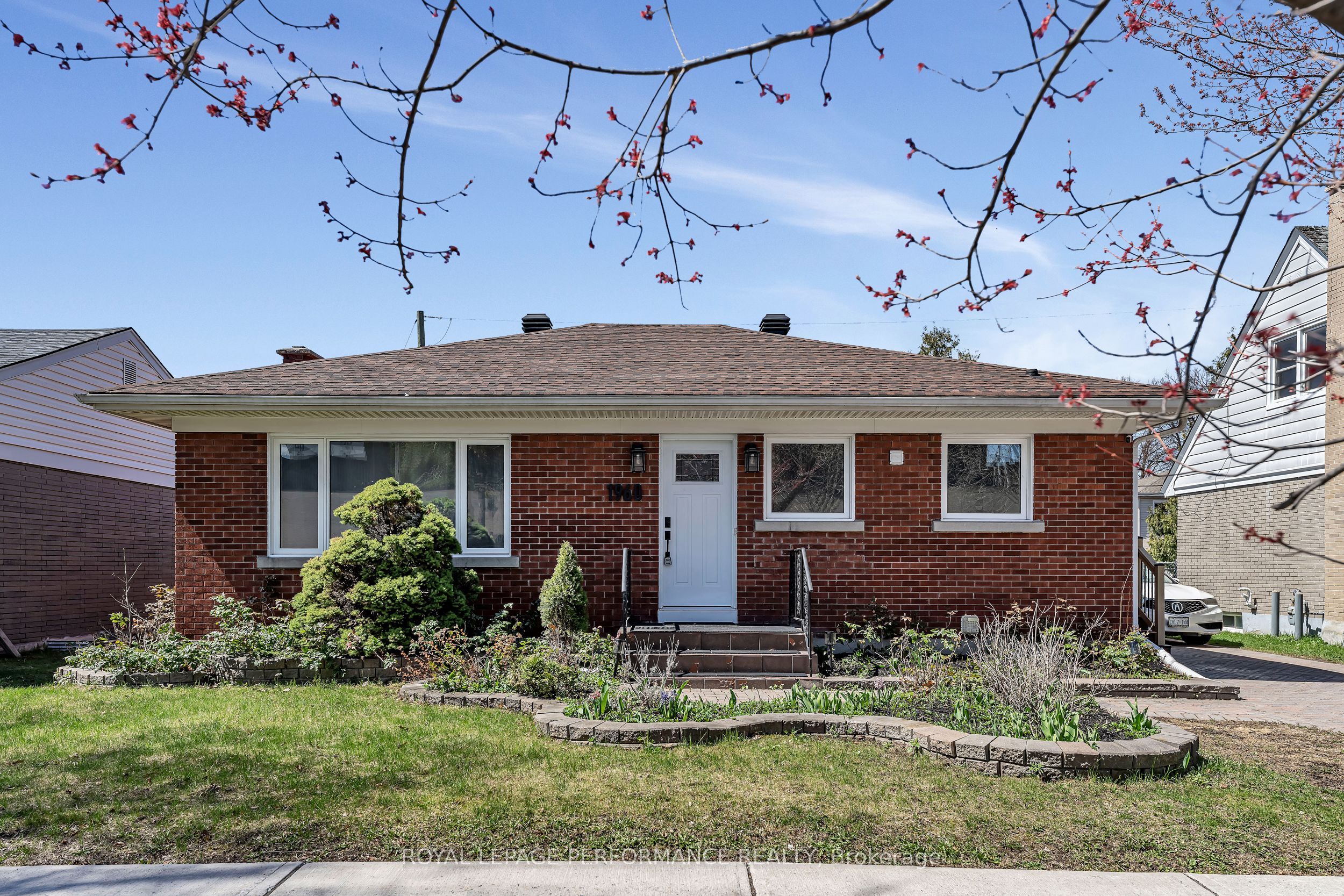 1960 Othello Avenue Property Photo 1