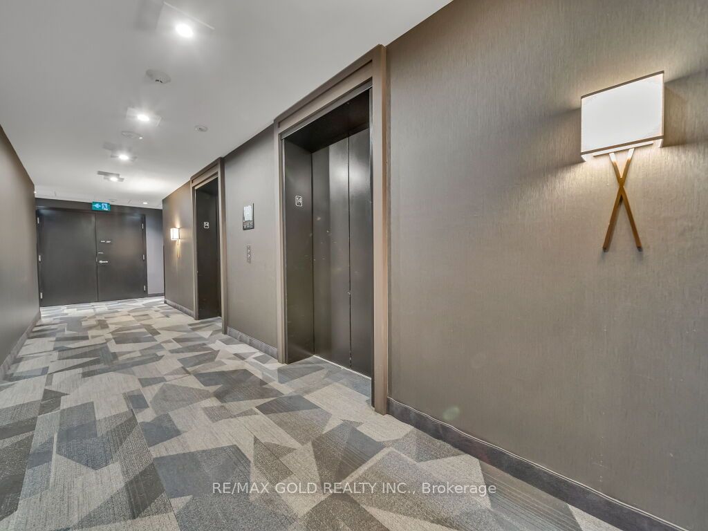 5 Wellington Street 1405 Property Photo 16