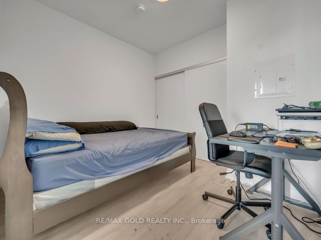 5 Wellington Street 1405 Property Photo 38