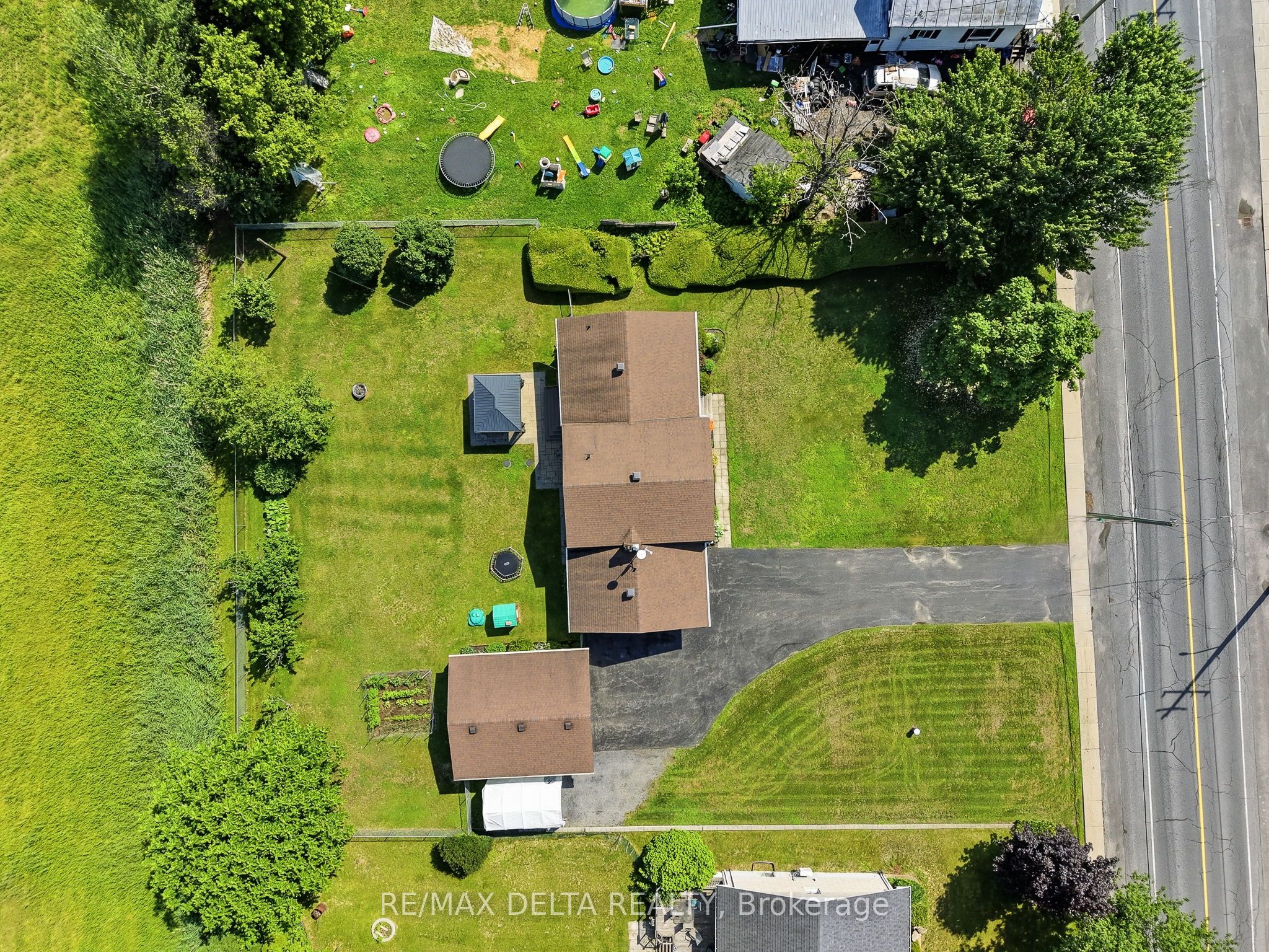 915 Elizabeth Road Property Photo 37