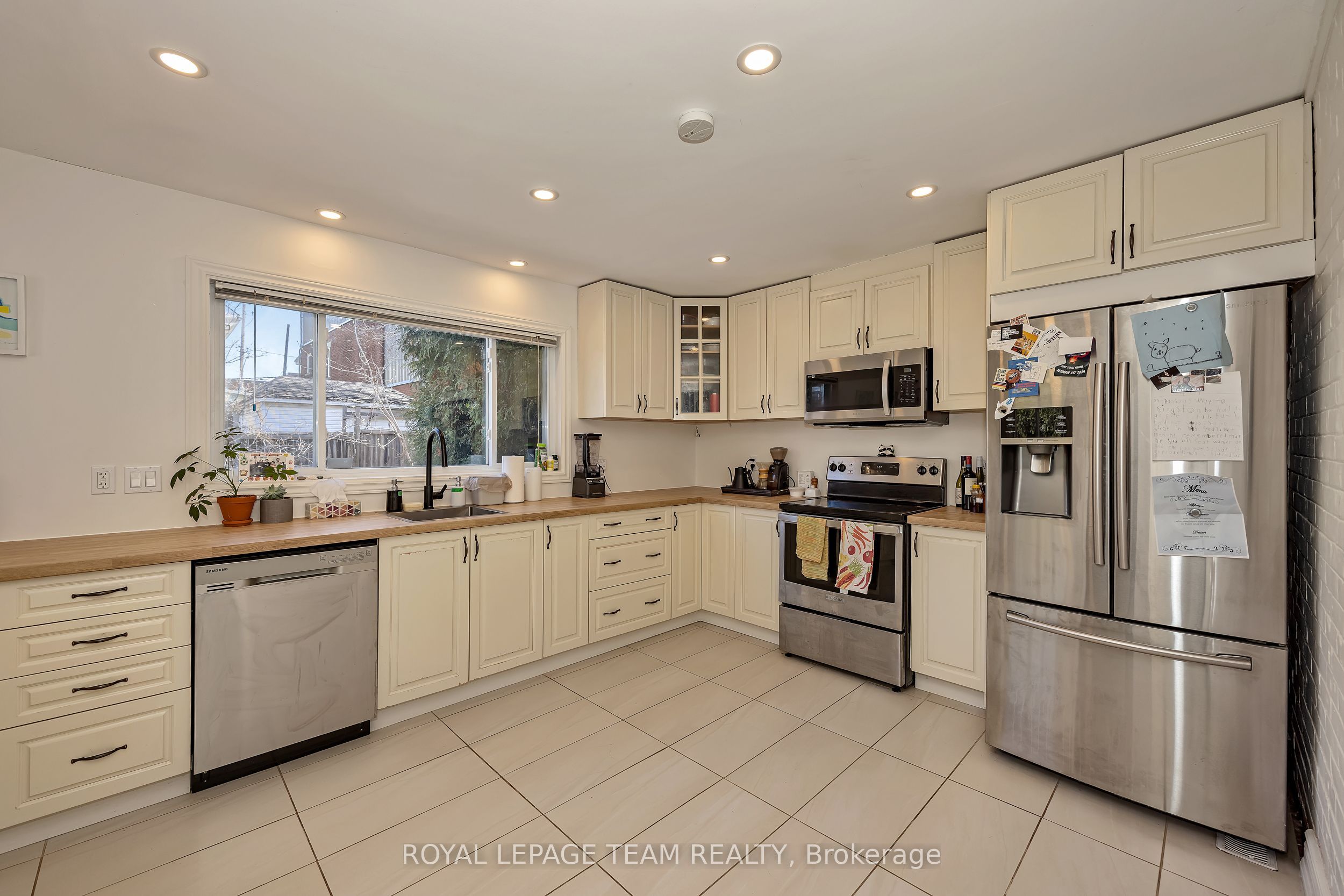 11 Sherbrooke Avenue Property Photo 13