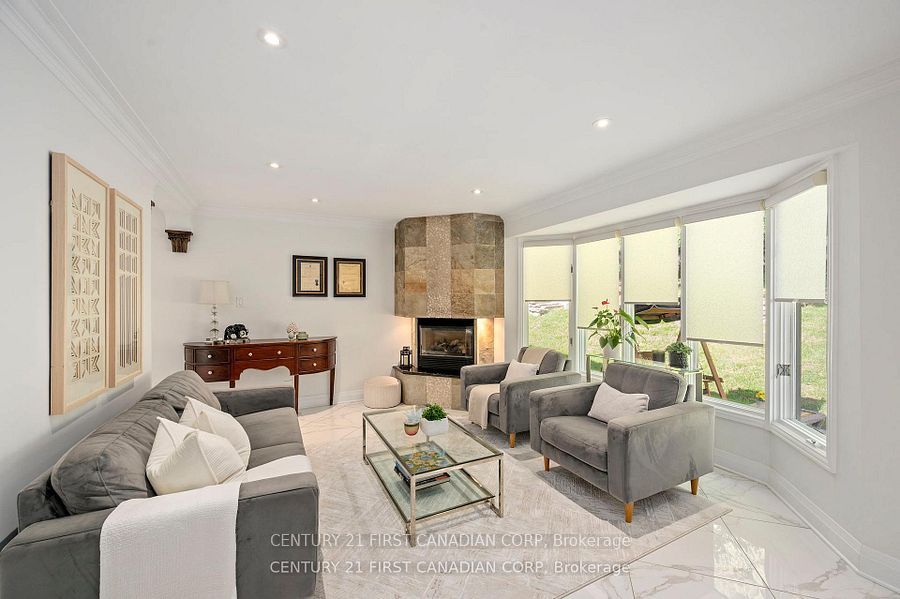 43 Compton Crescent Property Photo 6