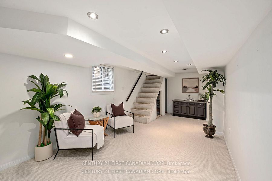 43 Compton Crescent Property Photo 21
