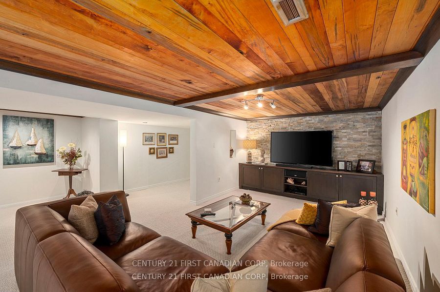 43 Compton Crescent Property Photo 25