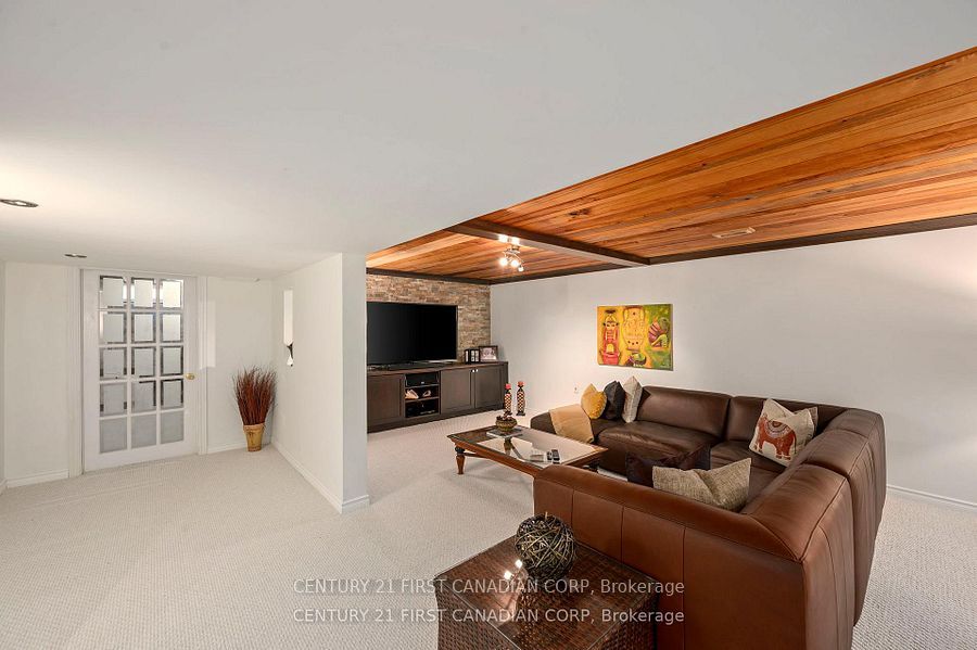 43 Compton Crescent Property Photo 27