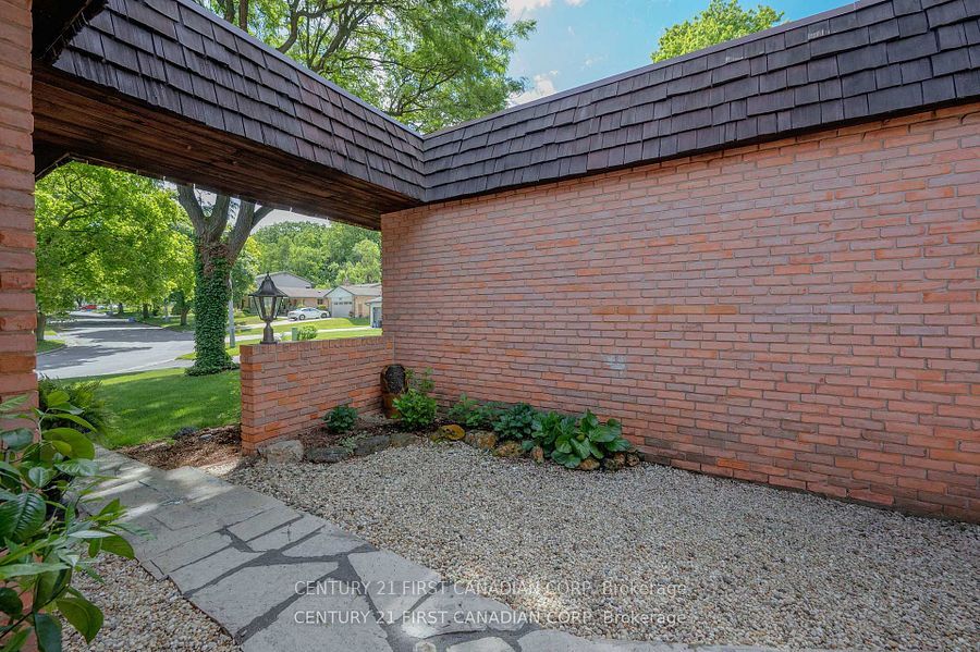 43 Compton Crescent Property Photo 35