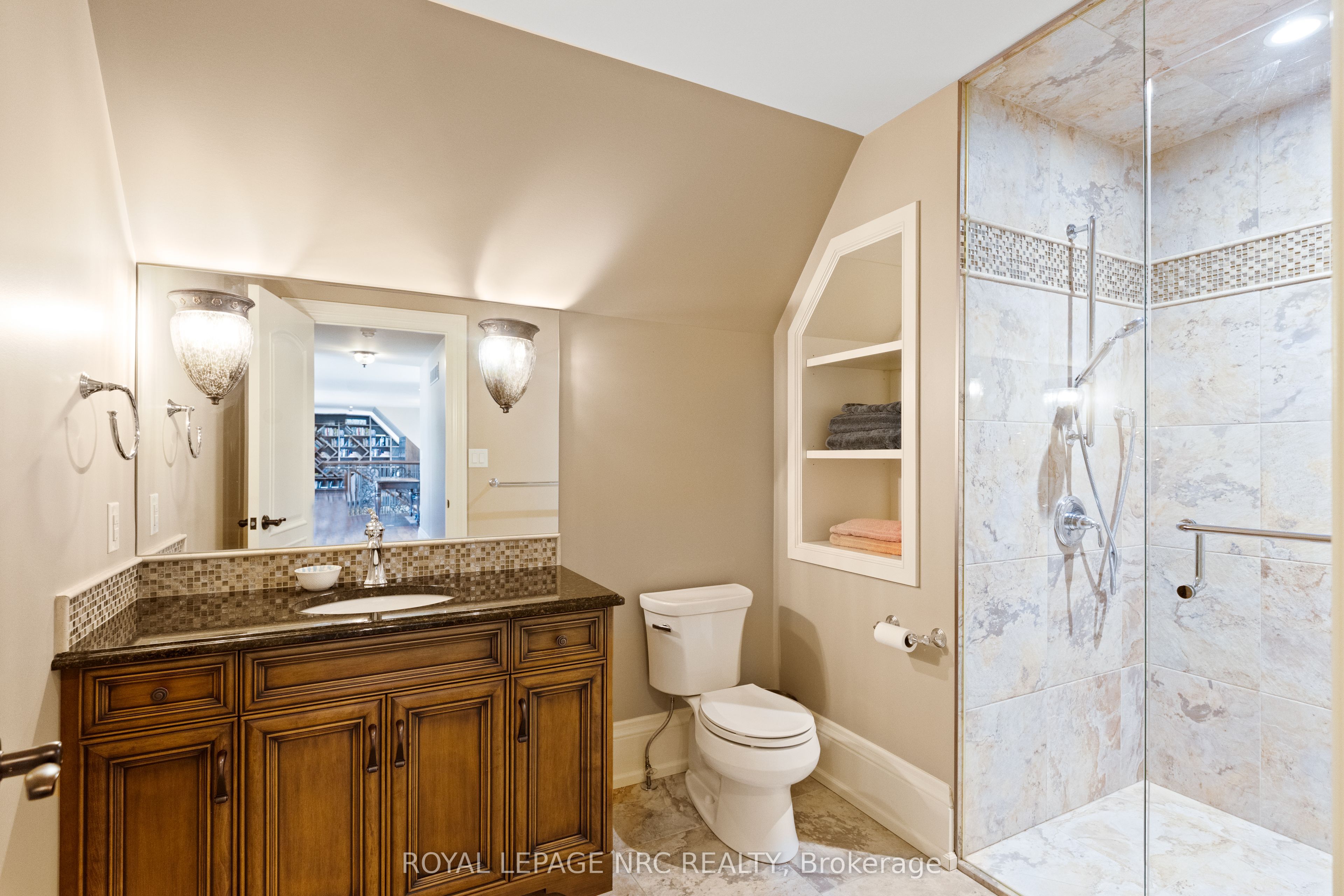 1234 Lakeshore Road Property Photo 18