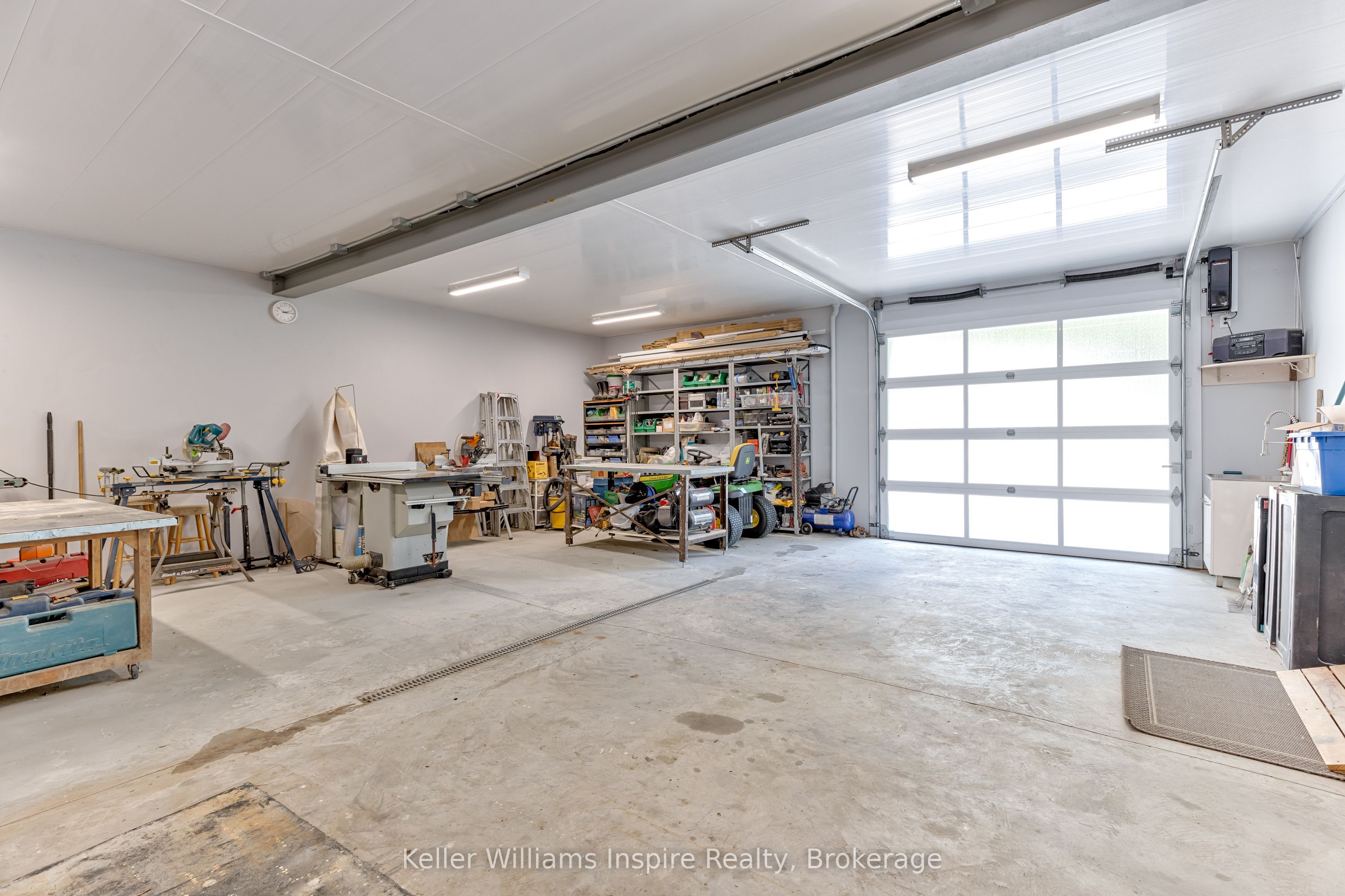 402 Lapasse Road Property Photo 40