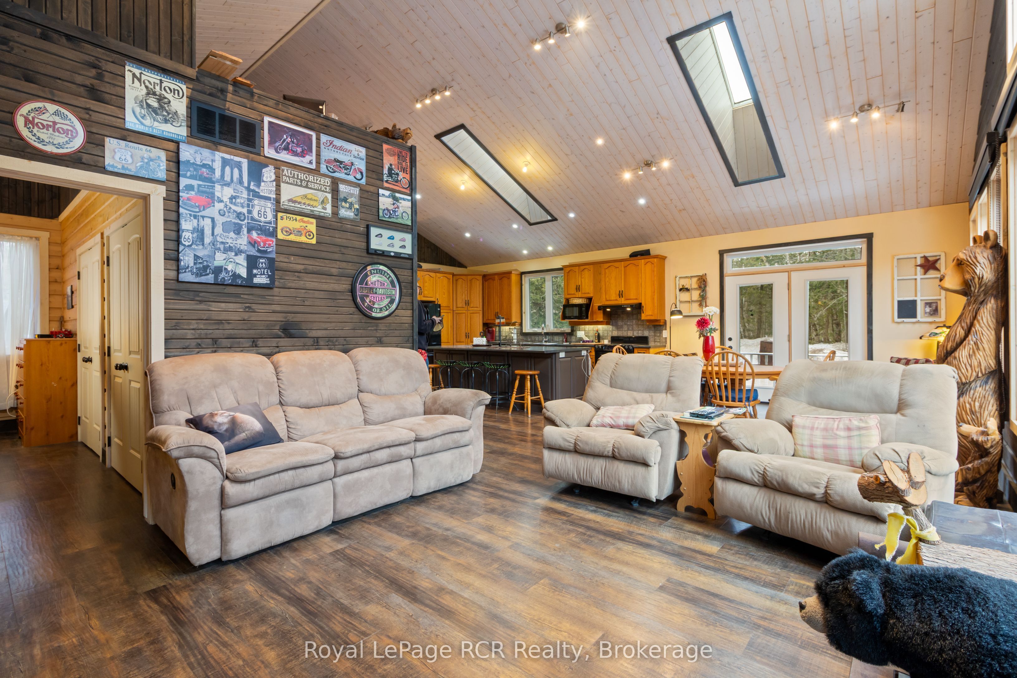 19 Redgate Road E Property Photo 18