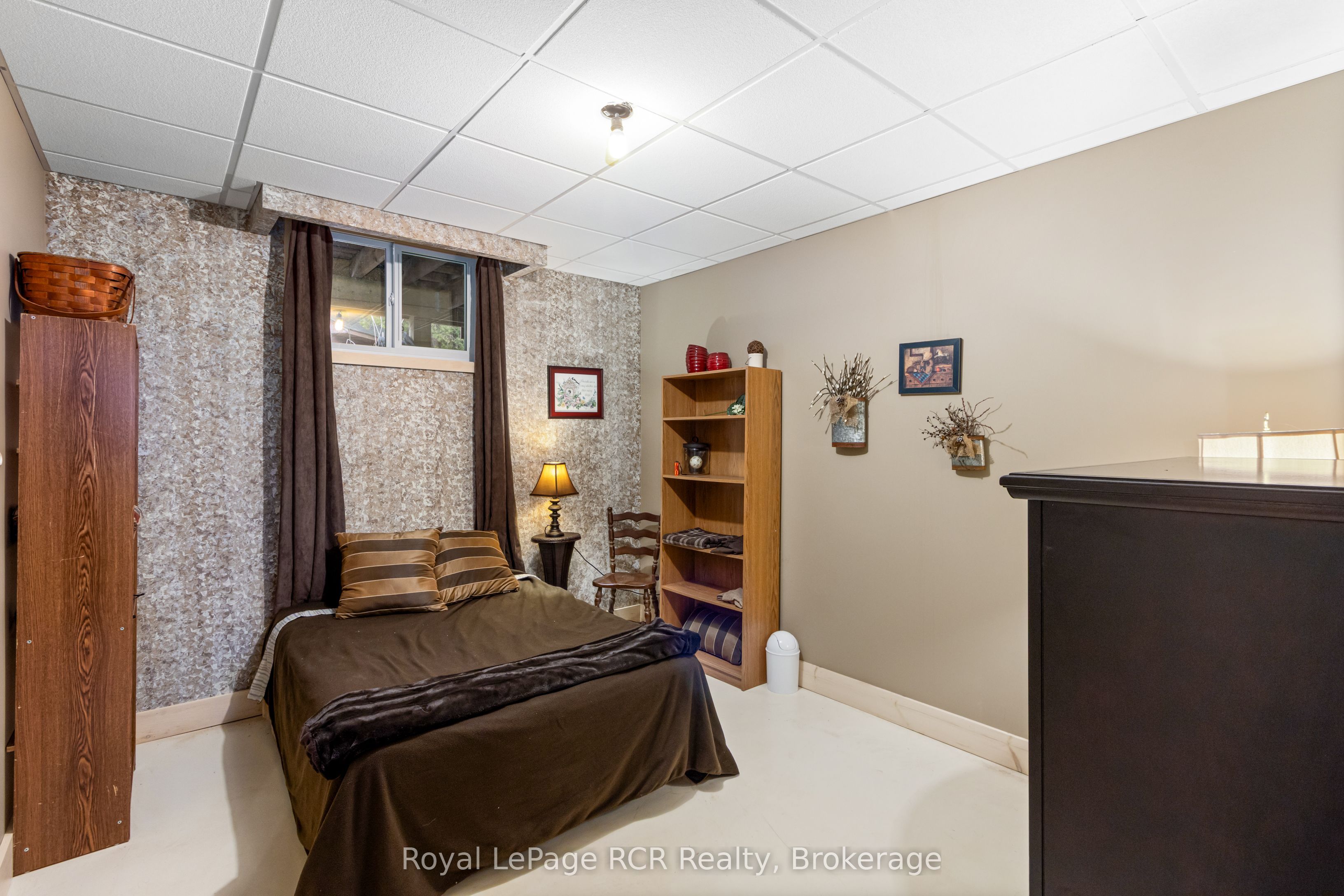19 Redgate Road E Property Photo 27