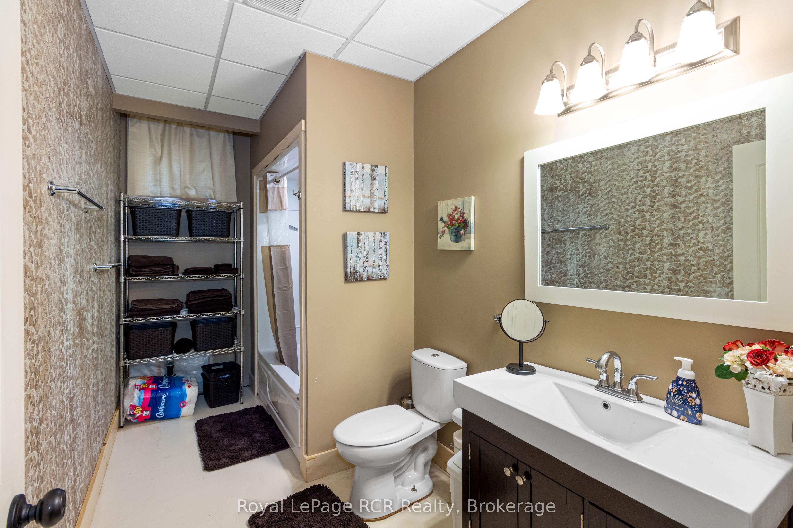 19 Redgate Road E Property Photo 29
