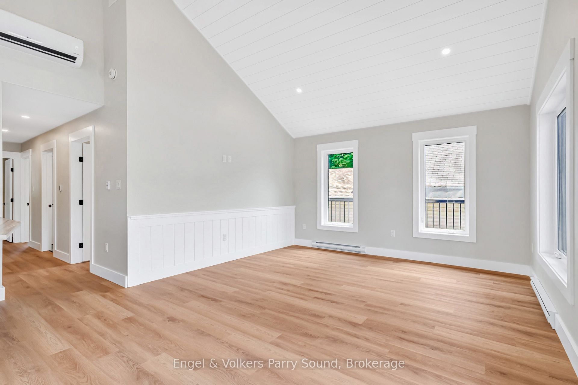 46 Forest Street Property Photo 5