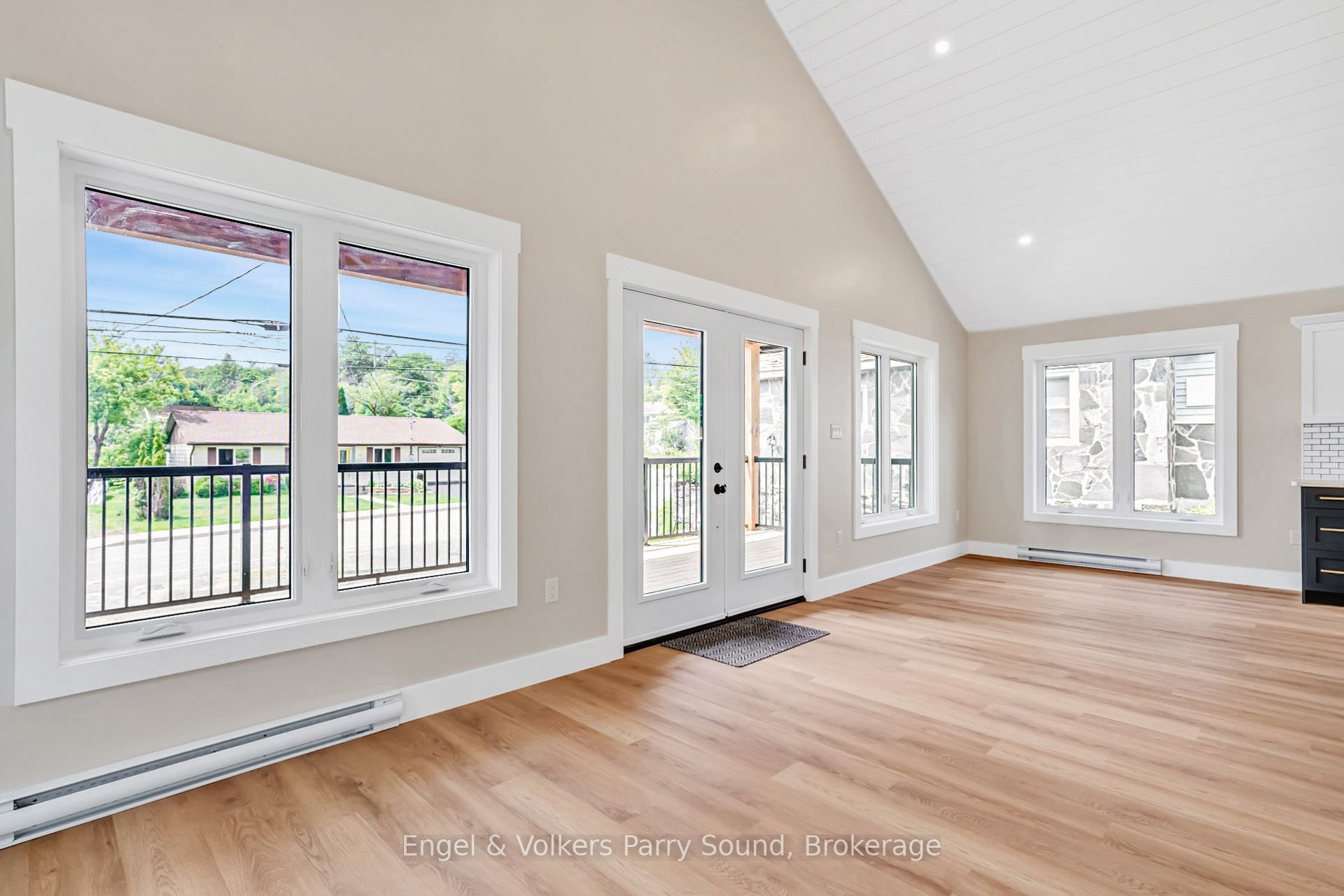 46 Forest Street Property Photo 8