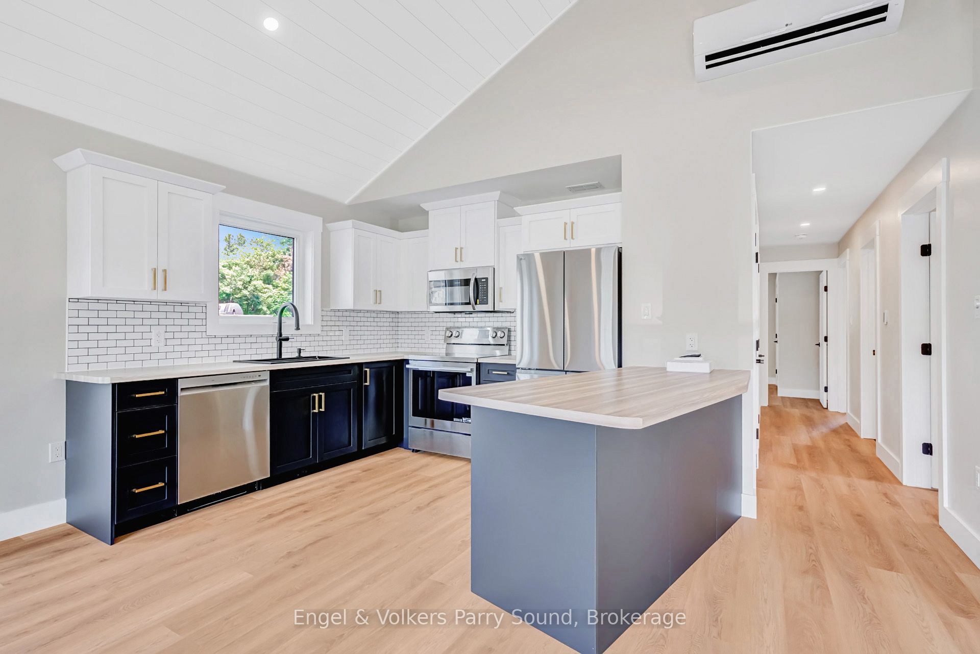 46 Forest Street Property Photo 9