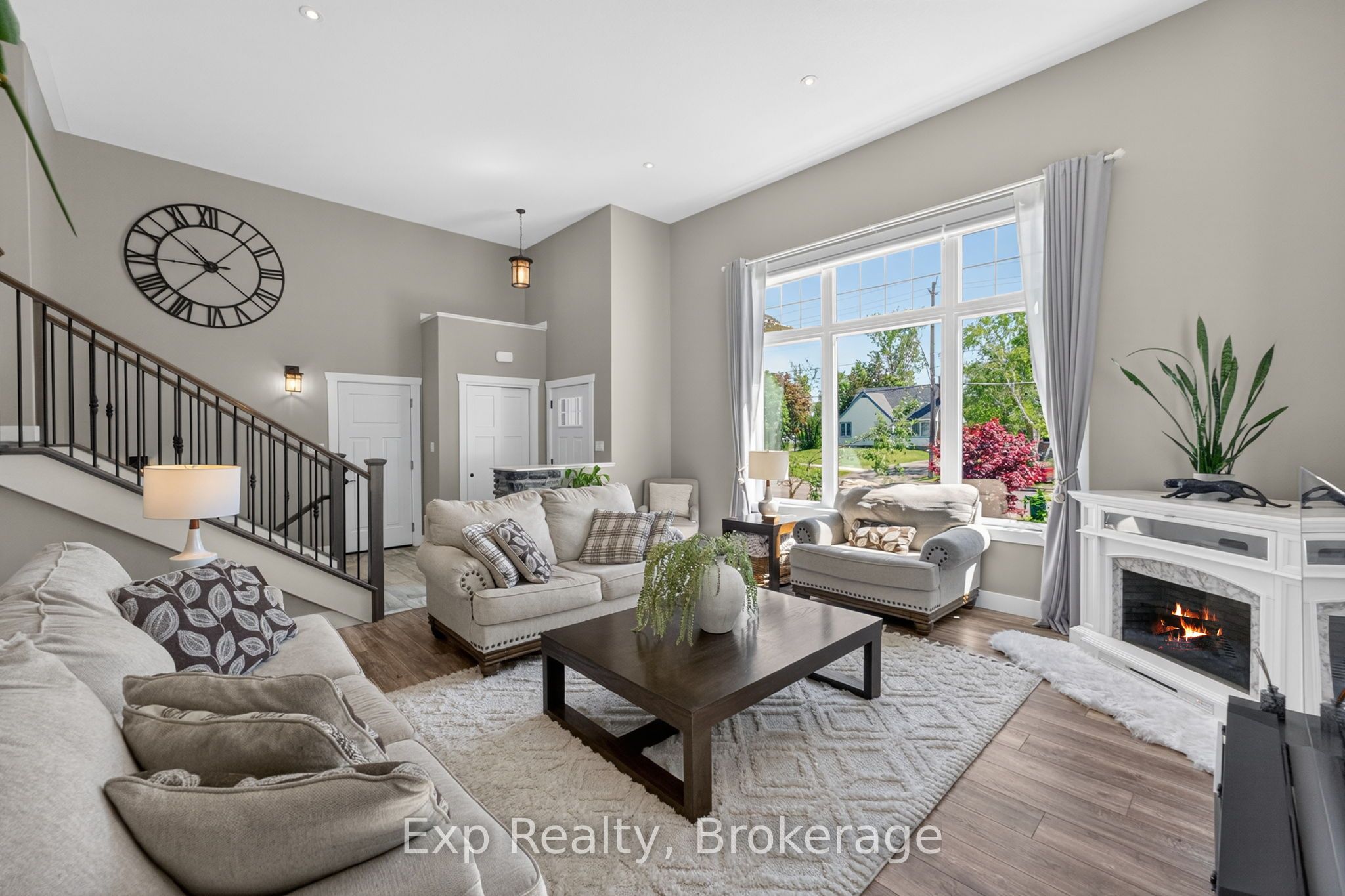 564 Sidney Street Property Photo 4