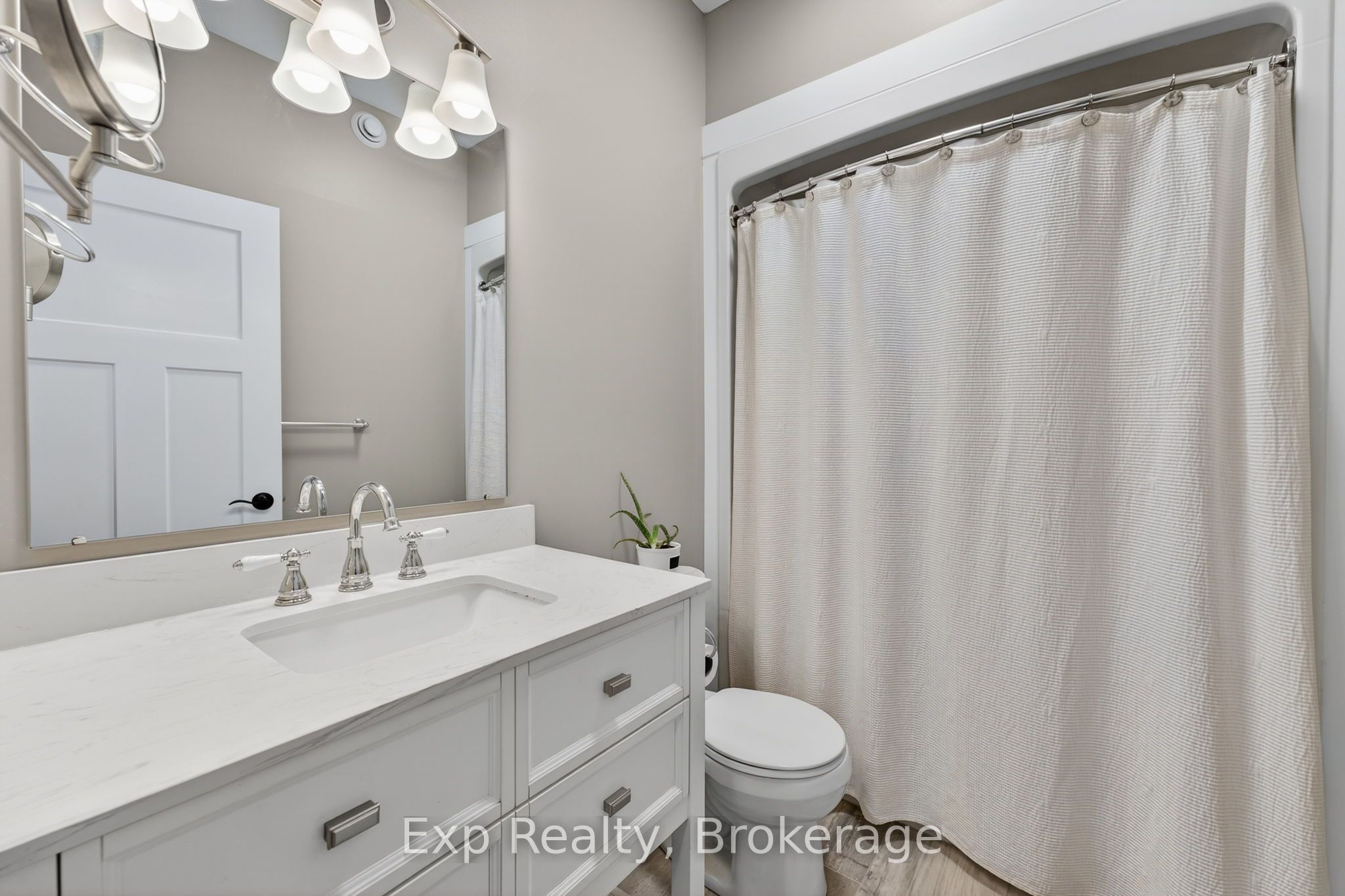 564 Sidney Street Property Photo 17