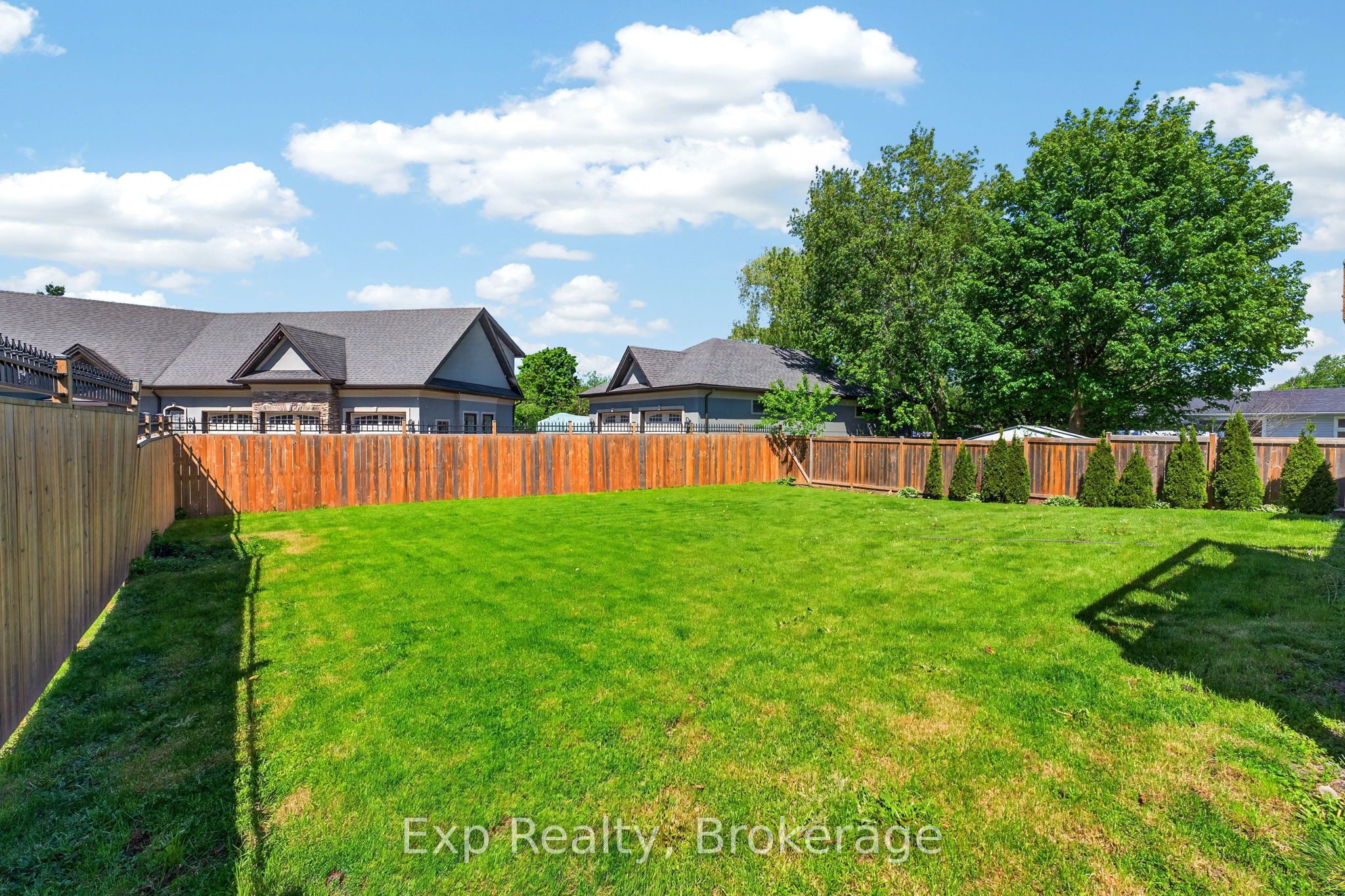 564 Sidney Street Property Photo 19