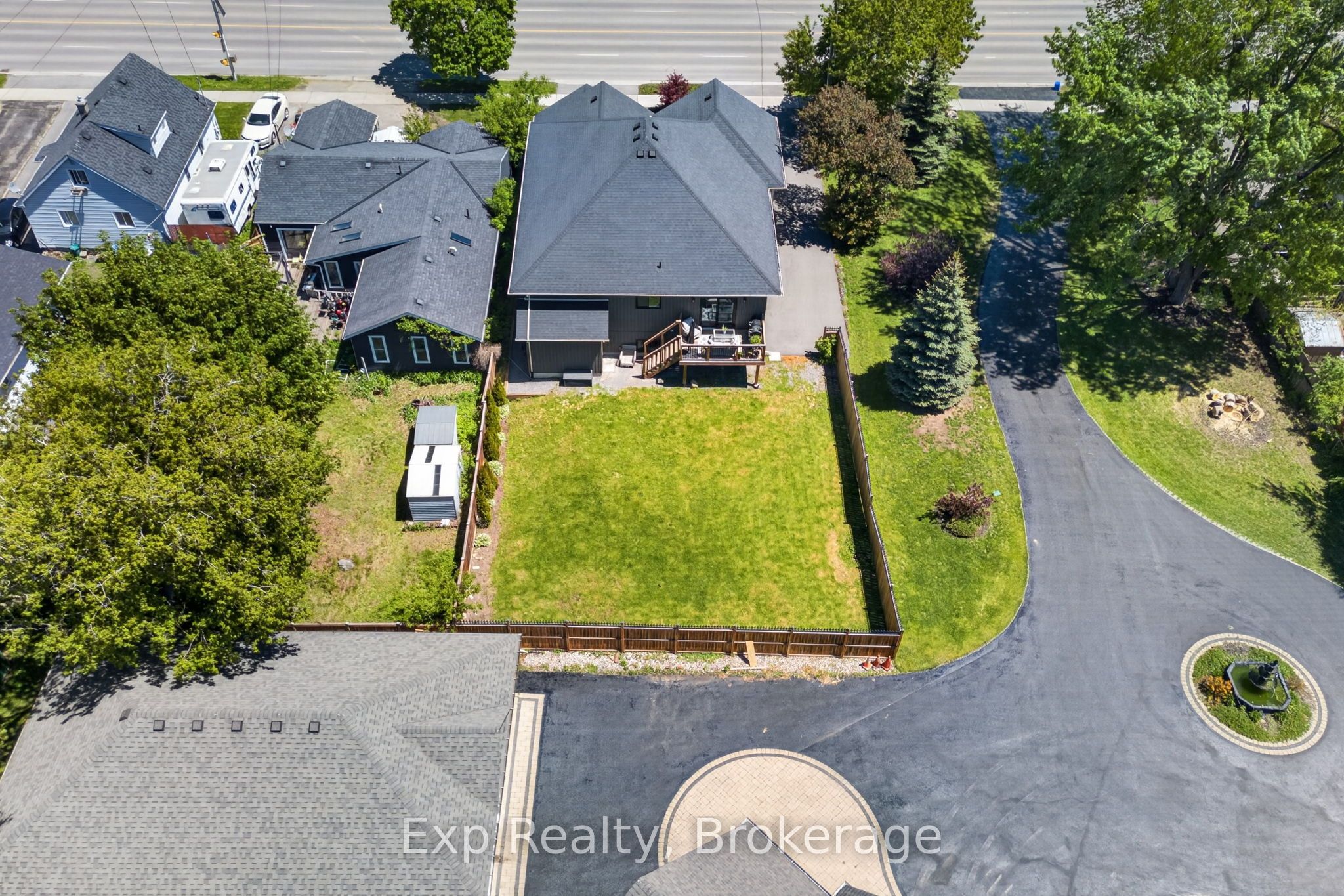 564 Sidney Street Property Photo 21