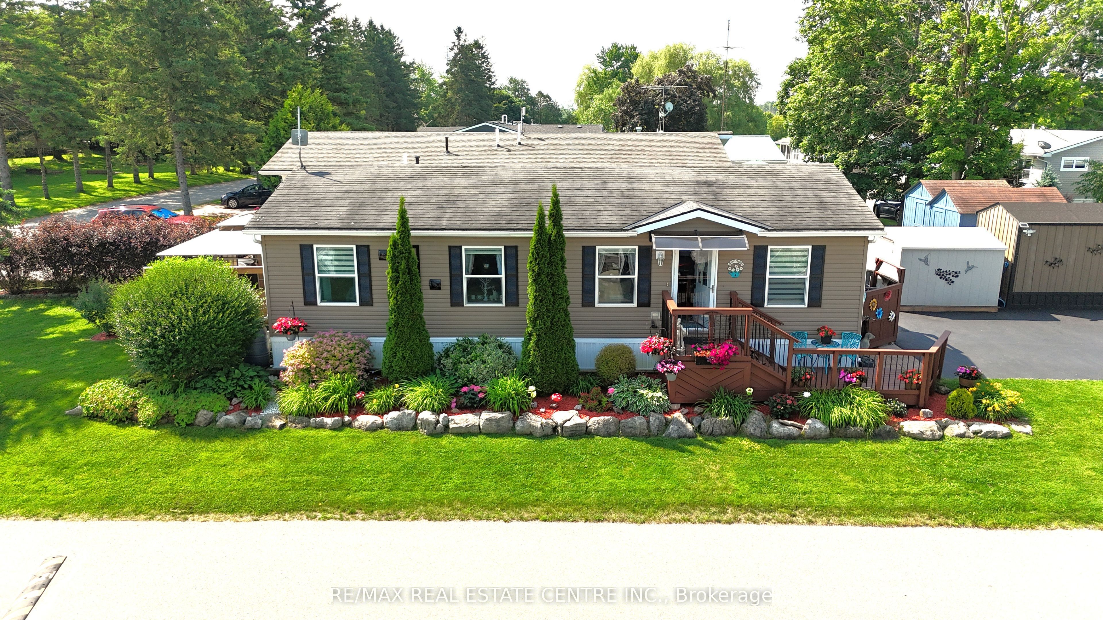 1429 Sheffield Road Property Photo 2