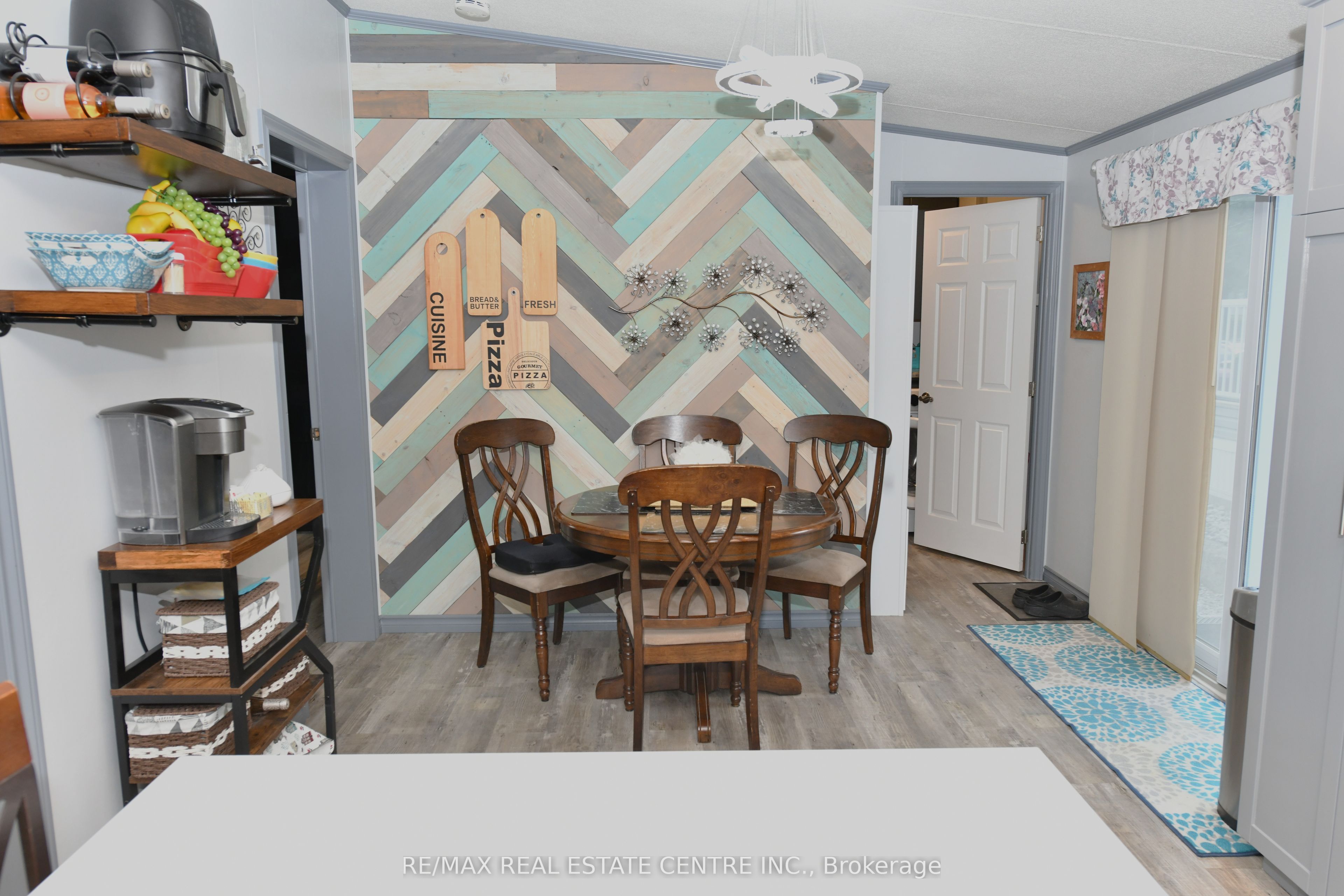 1429 Sheffield Road Property Photo 6