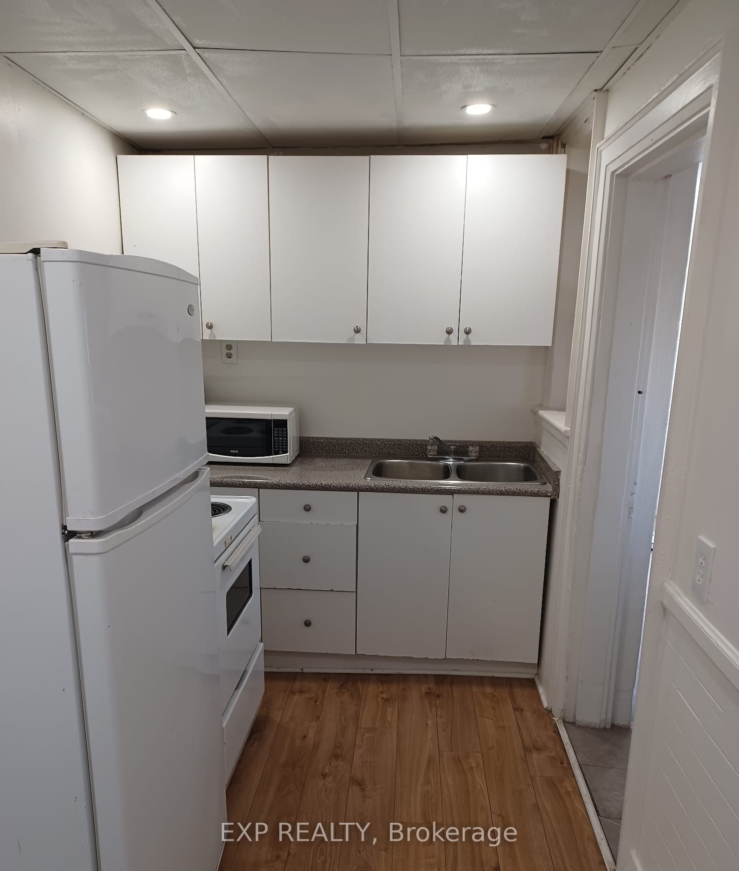 4 Rosemont Avenue Property Photo 4
