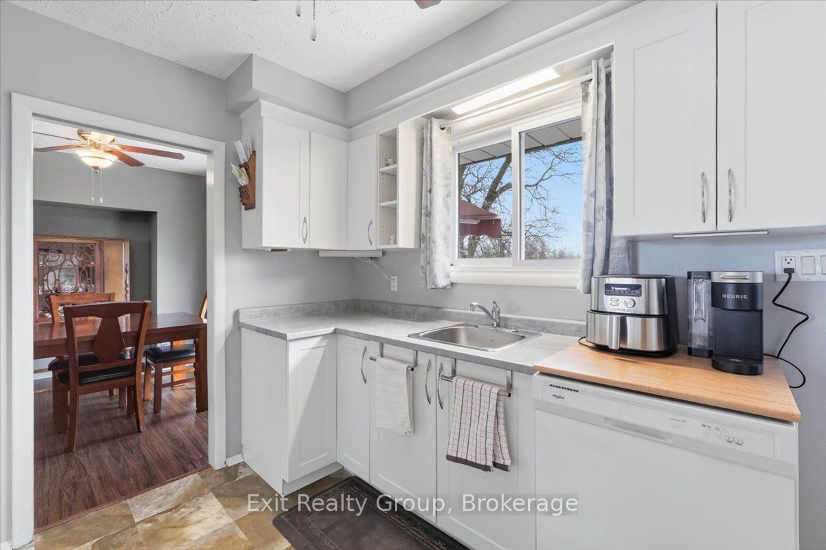 196 Elmwood Drive Property Photo 11