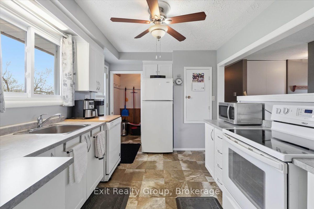 196 Elmwood Drive Property Photo 13