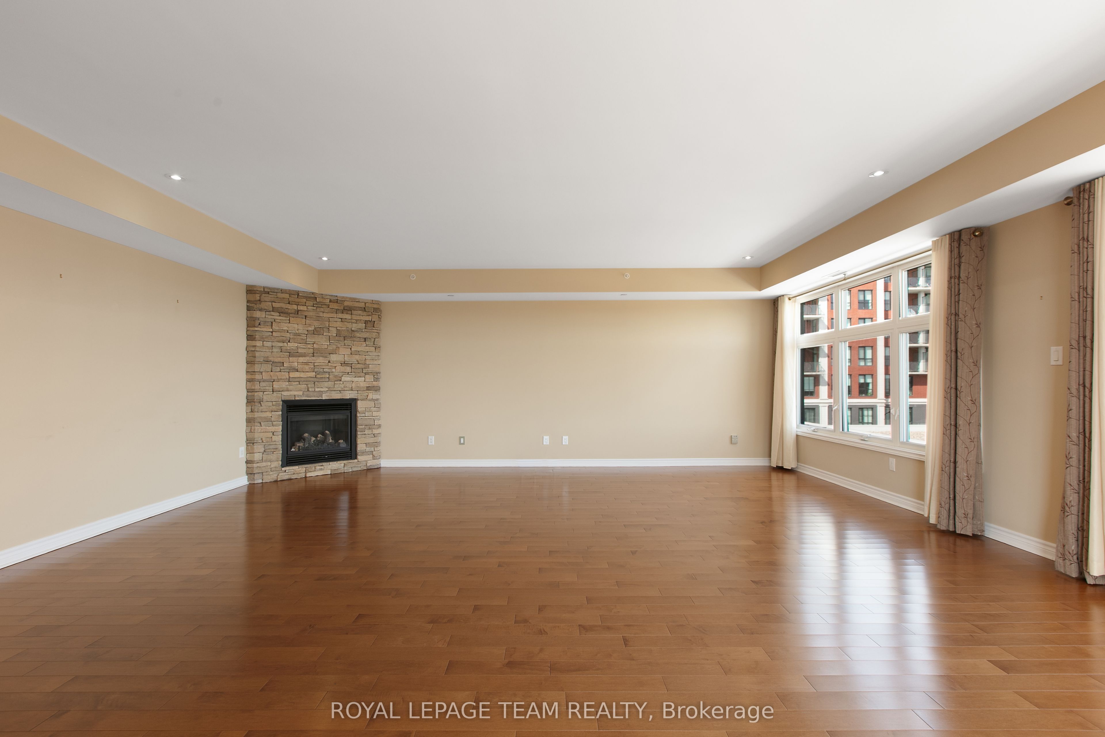 659 Sue Holloway Drive 401 Property Photo 12