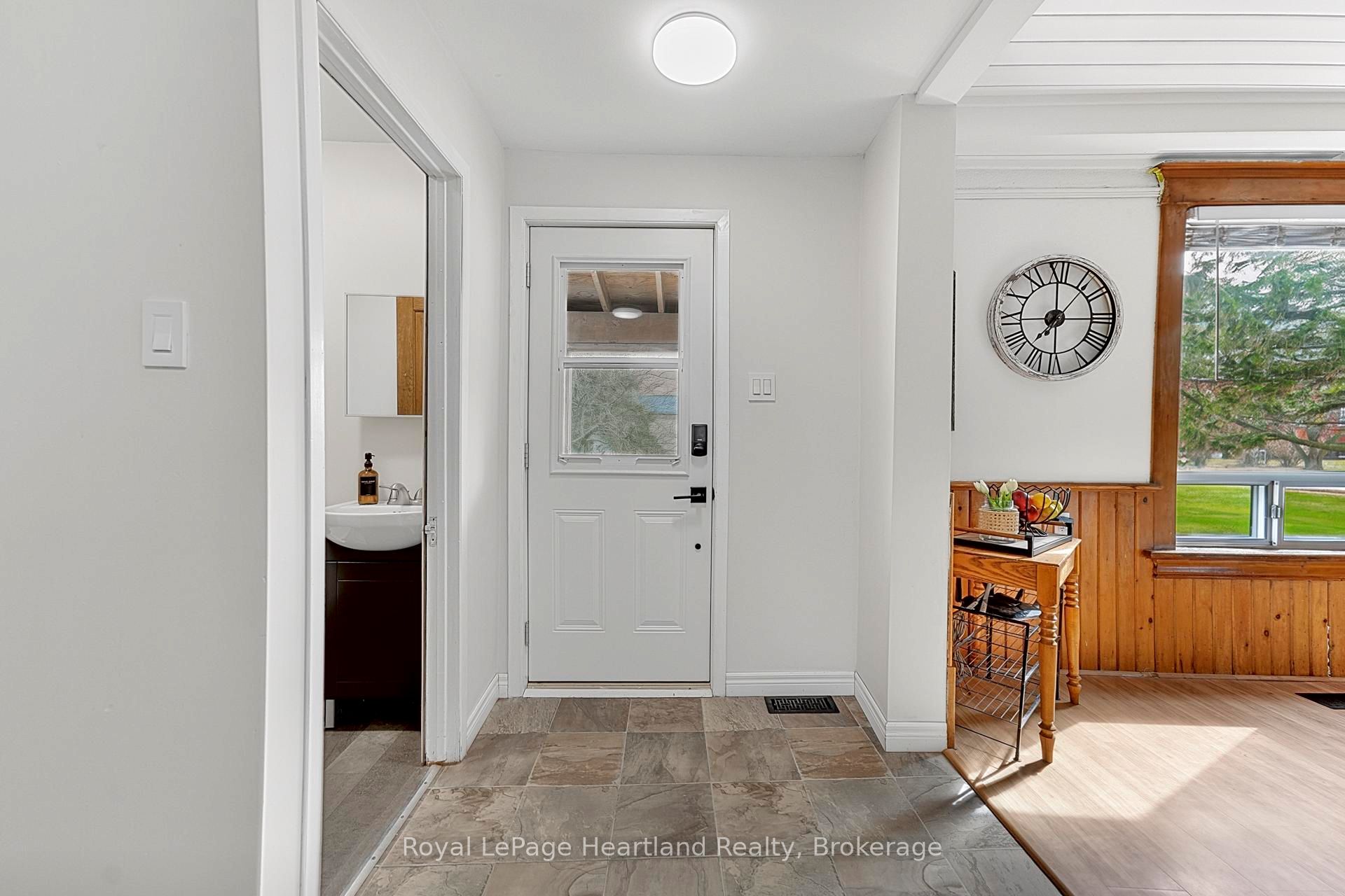 84688 Bluewater Highway Property Photo 3