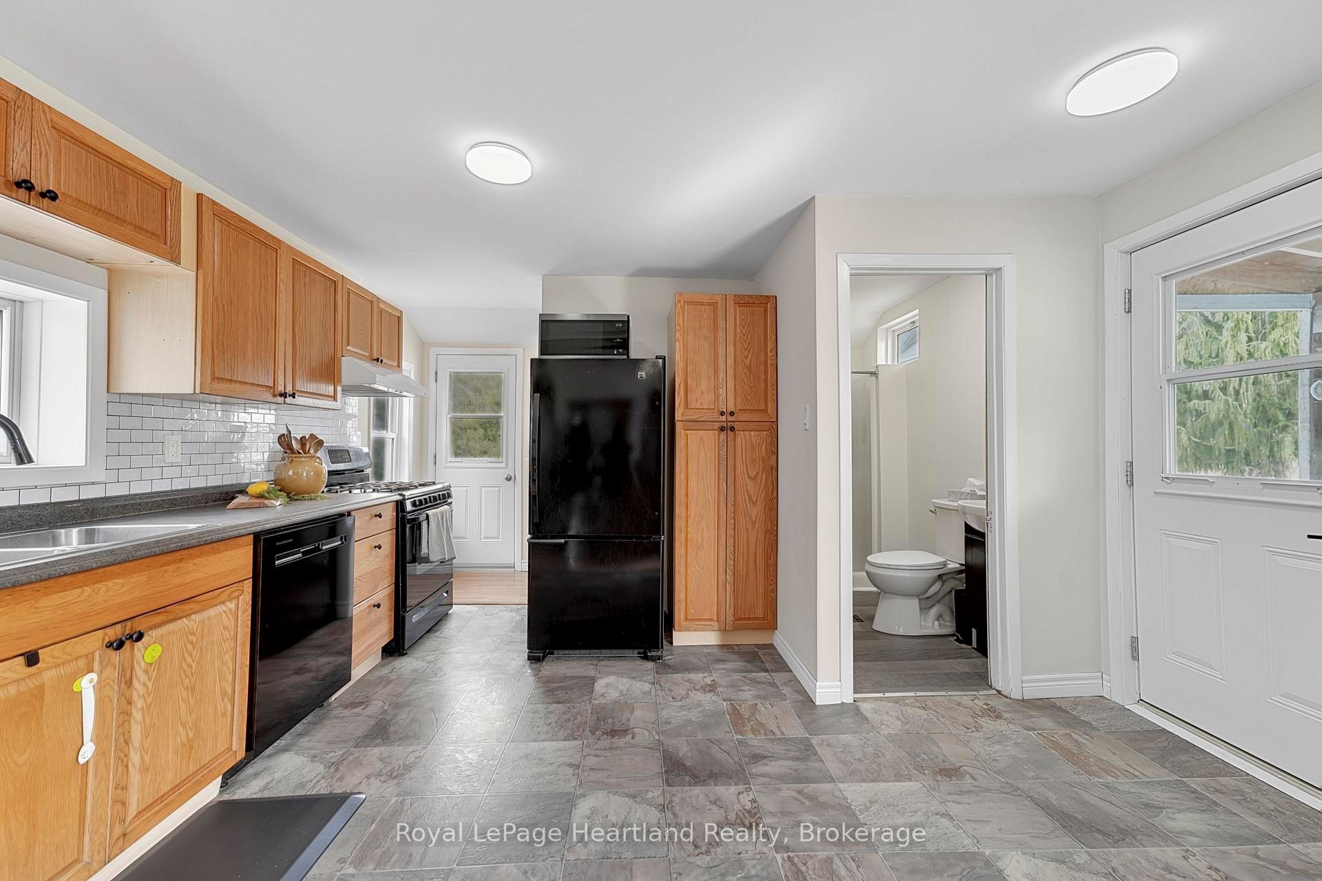 84688 Bluewater Highway Property Photo 6