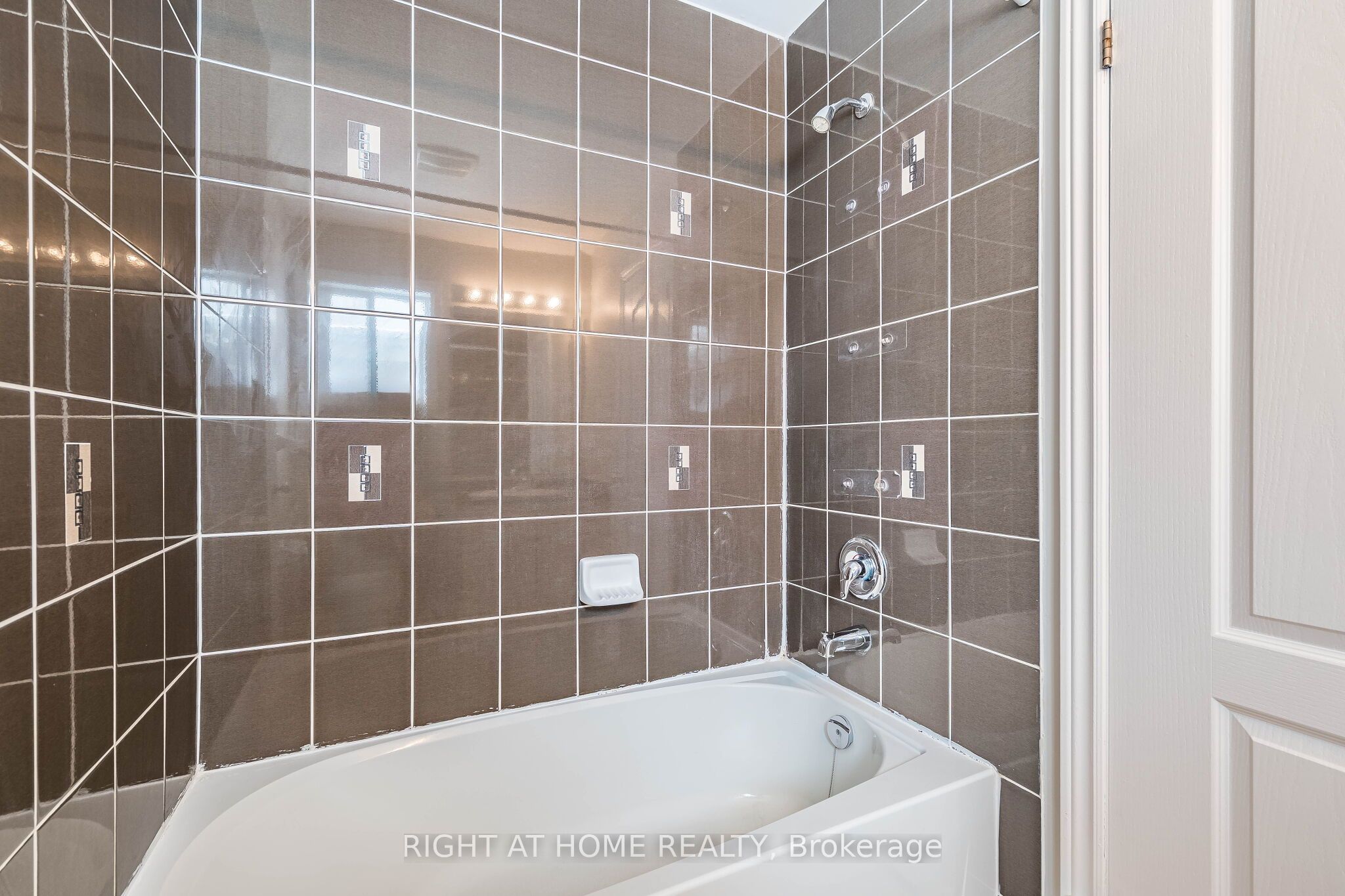 940 O'reilly Crescent Property Photo 38