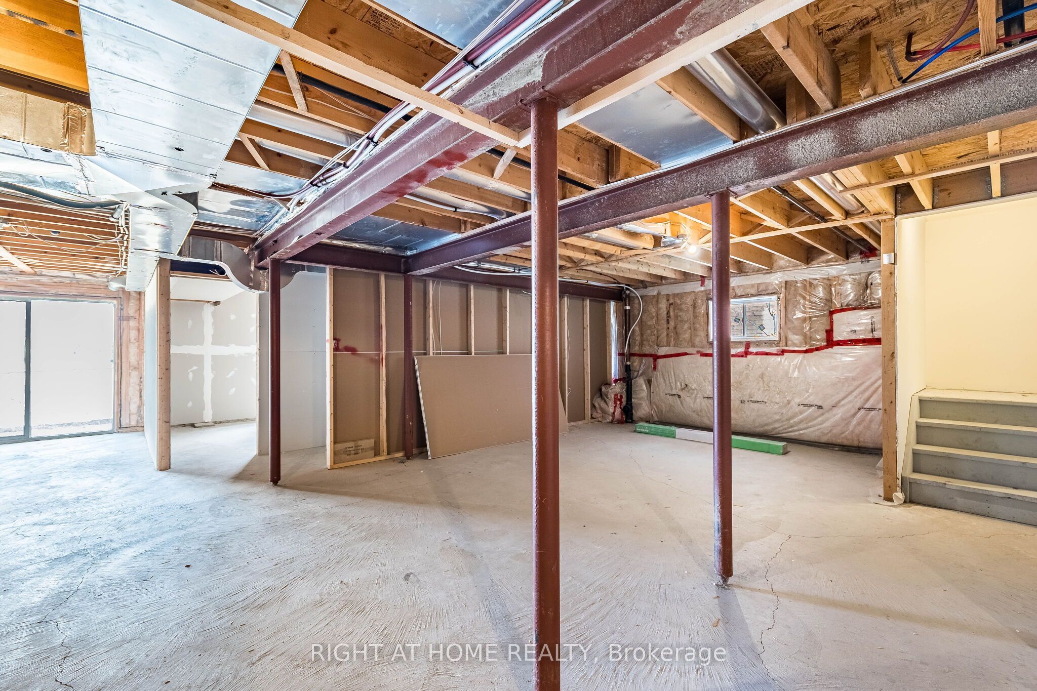 940 O'reilly Crescent Property Photo 40